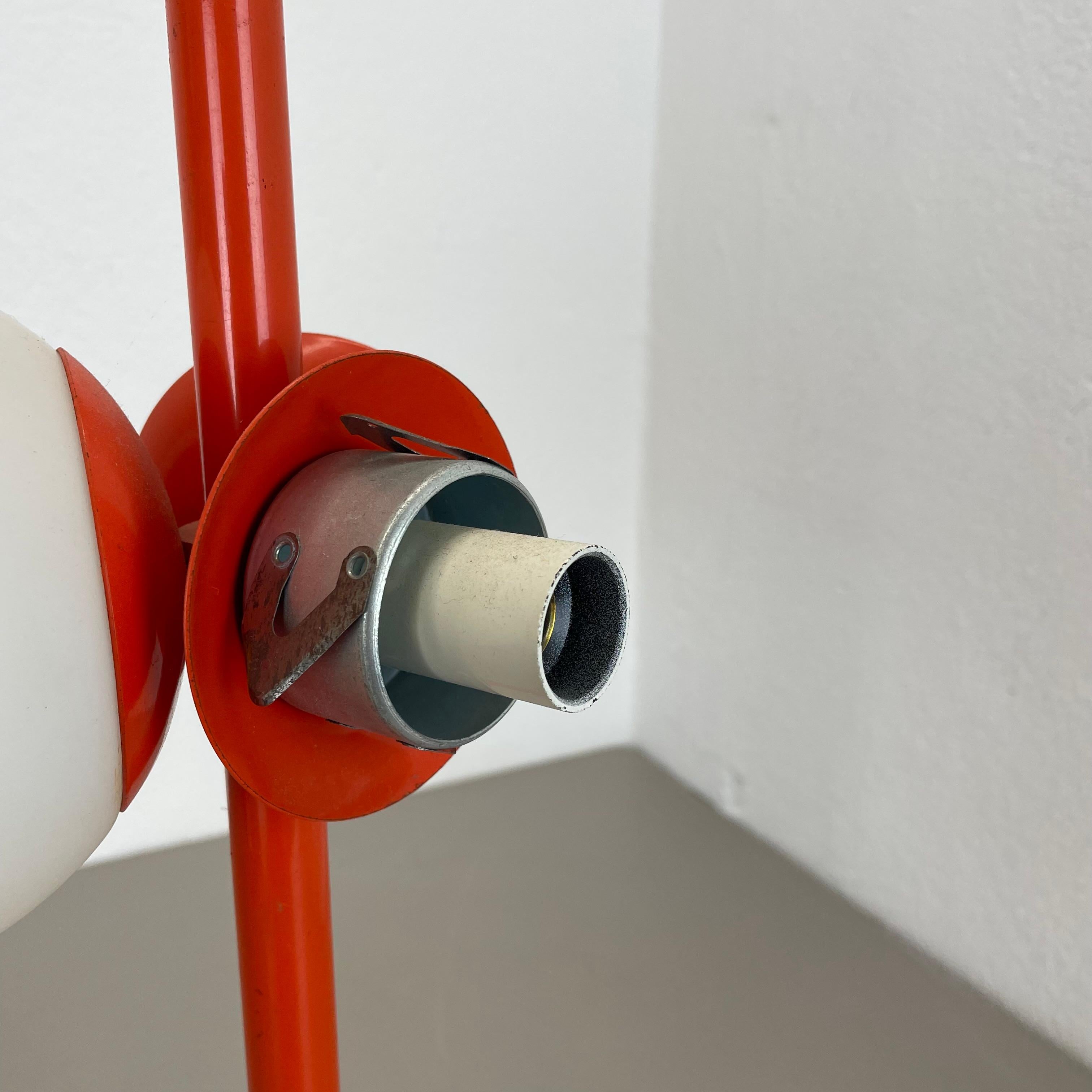 1 de 2 Lámpara de mesa Sputnik naranja modernista Kaiser Leuchten, años 70 Alemania en venta 5