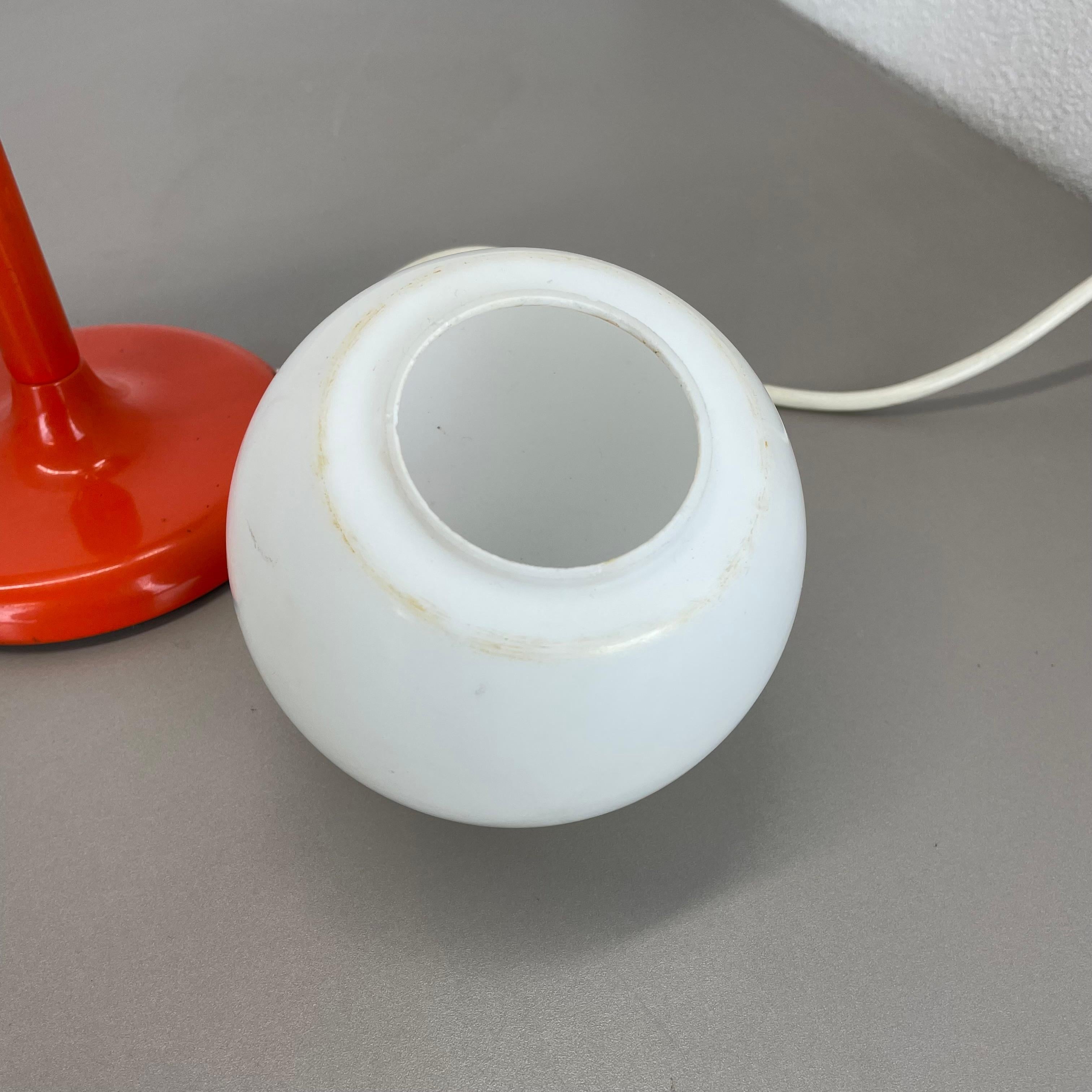 1 de 2 Lámpara de mesa Sputnik naranja modernista Kaiser Leuchten, años 70 Alemania en venta 7