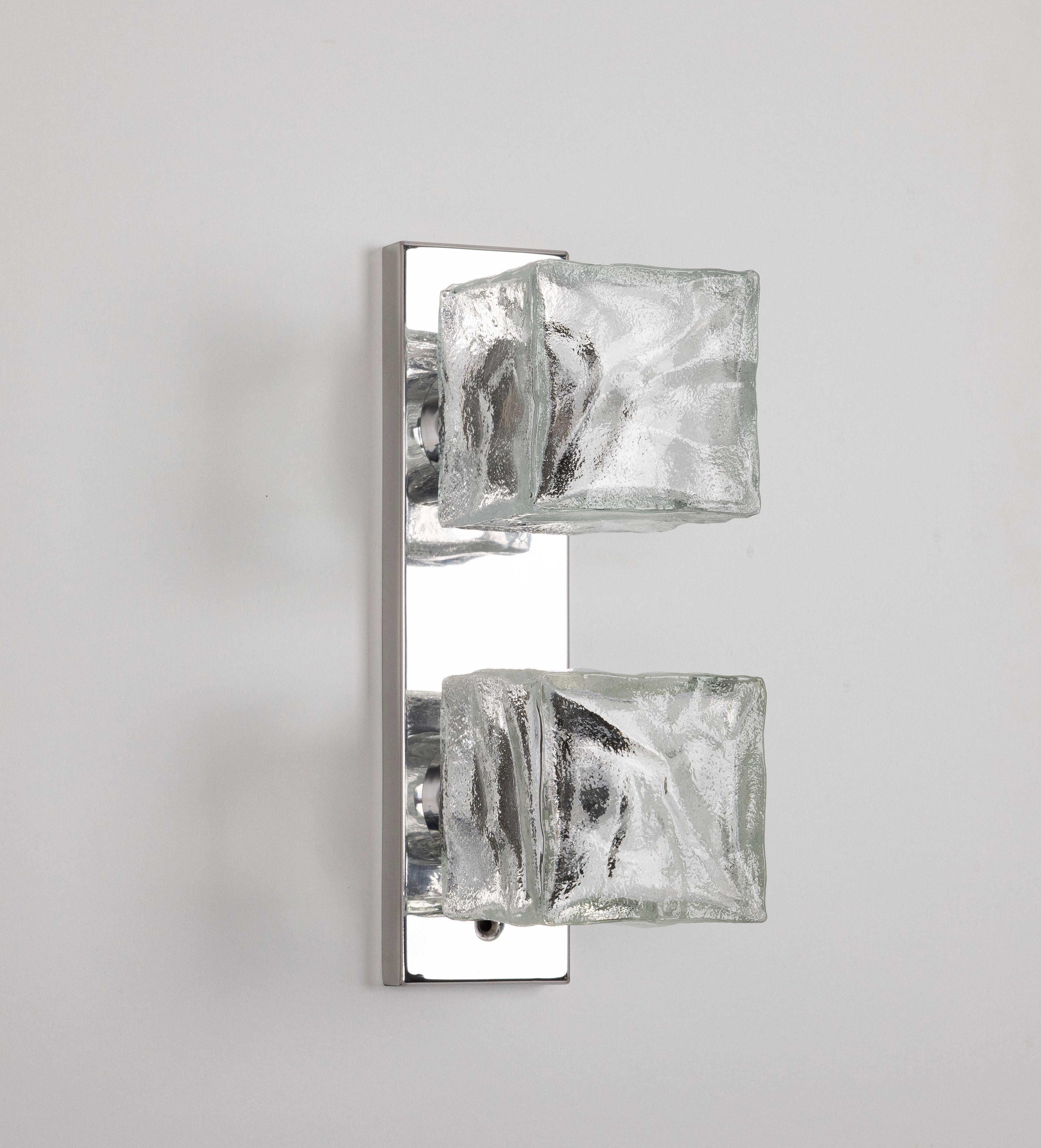 Austriaco 1 of 2 Applique in vetro di Murano di Kalmar Cube, Austria, anni '60 in vendita