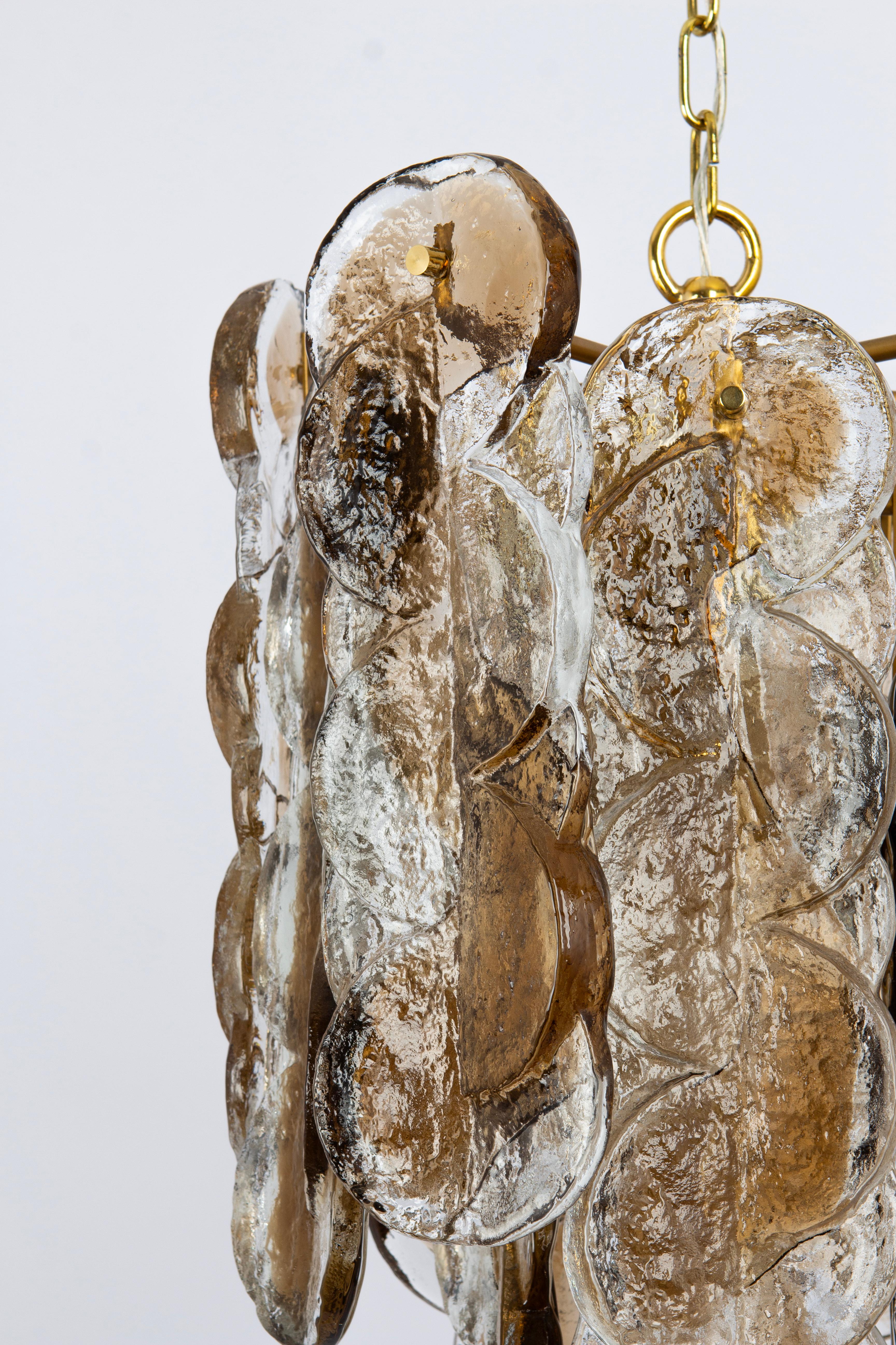 Austriaco 1 of 2 Lampada a sospensione in vetro fumé di Murano Citrus di Kalmar, Austria, anni '70 in vendita