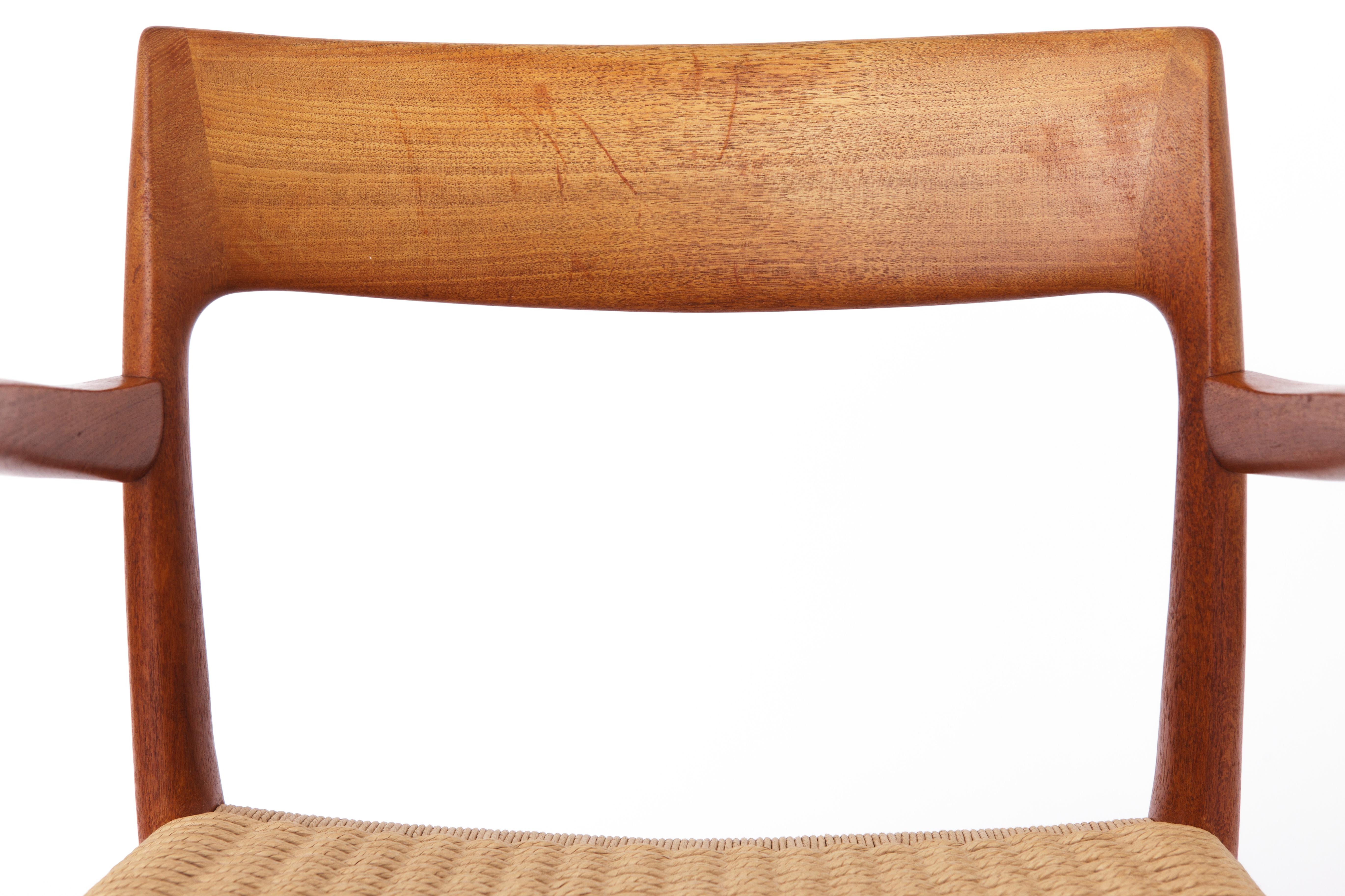 Vintage Teakholz Sessel von Niels Otto Møller
Modell 57 - Entworfen 1959 - Produziert in den 1960er Jahren
Preis gilt pro Stuhl - 2 verfügbar

Eleganter dänischer Designklassiker aus massivem Teakholz.
Robuster, stabiler Zustand
Rahmen sorgfältig