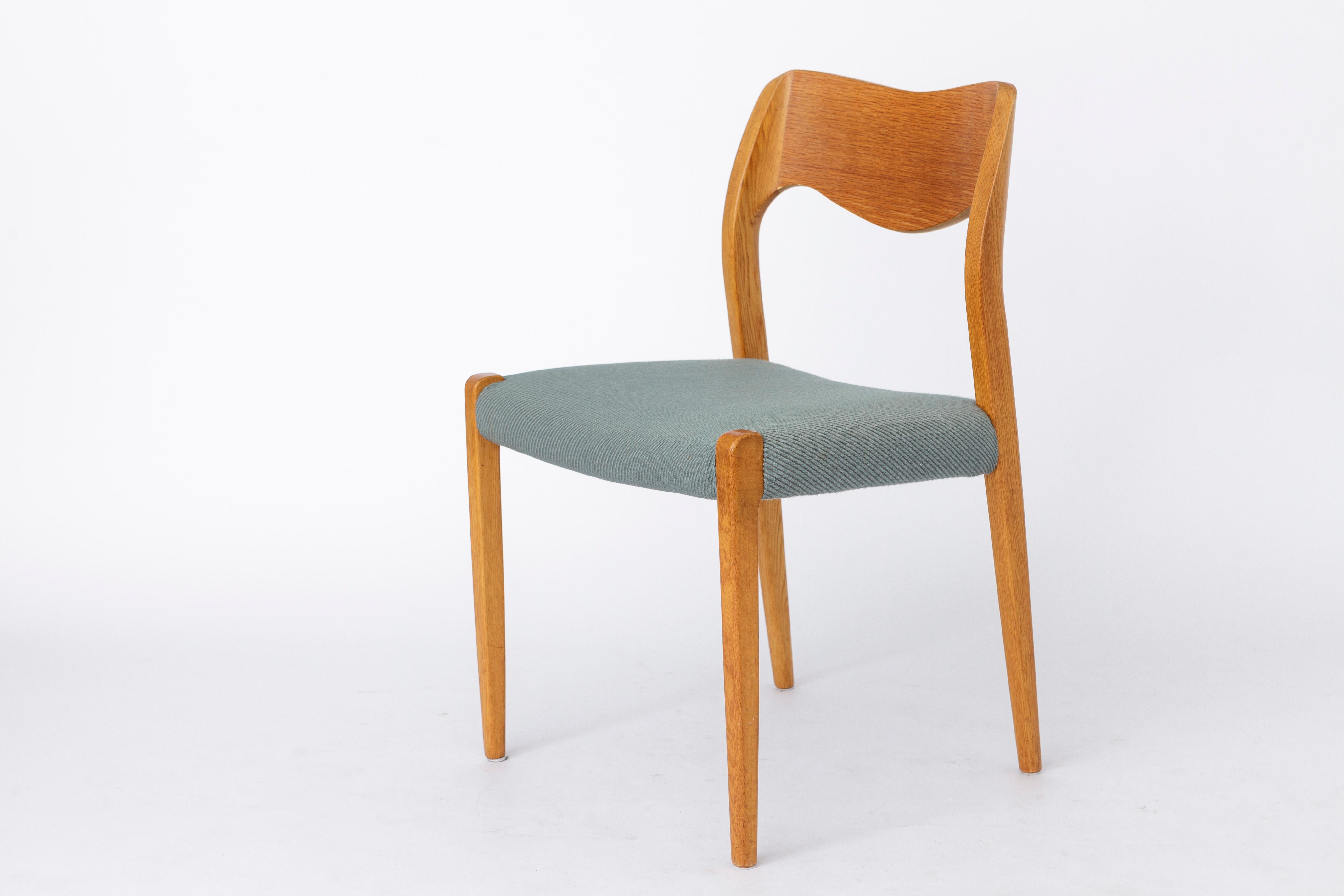 1 of 2 Niels Moller Chair, model 71 Oak, 1950s Vintage Danish In Good Condition In Hannover, DE