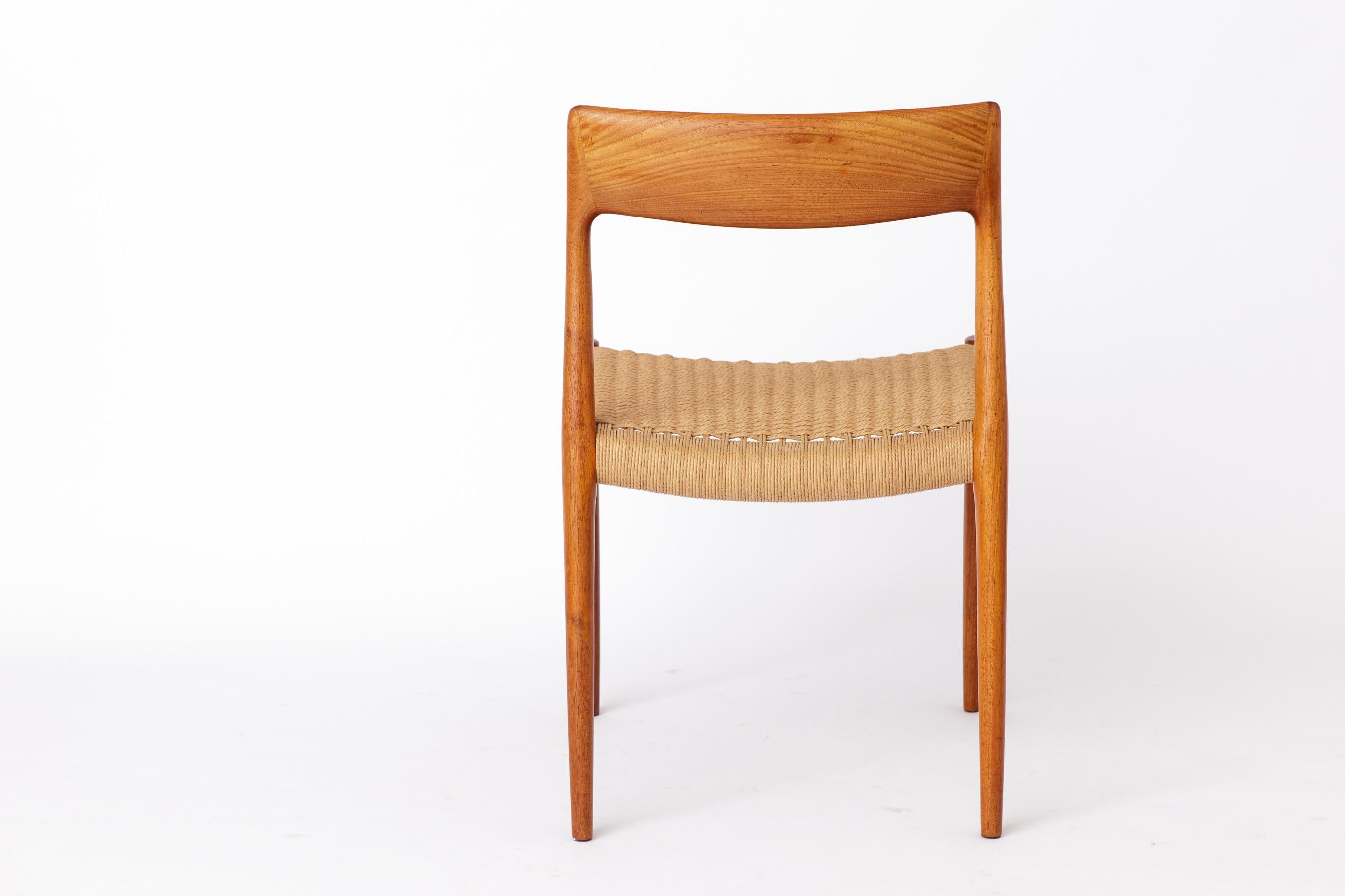 1 of 2 Niels Moller Chair - Repaired, 1950s, Model 77, Danish Teak In Good Condition In Hannover, DE