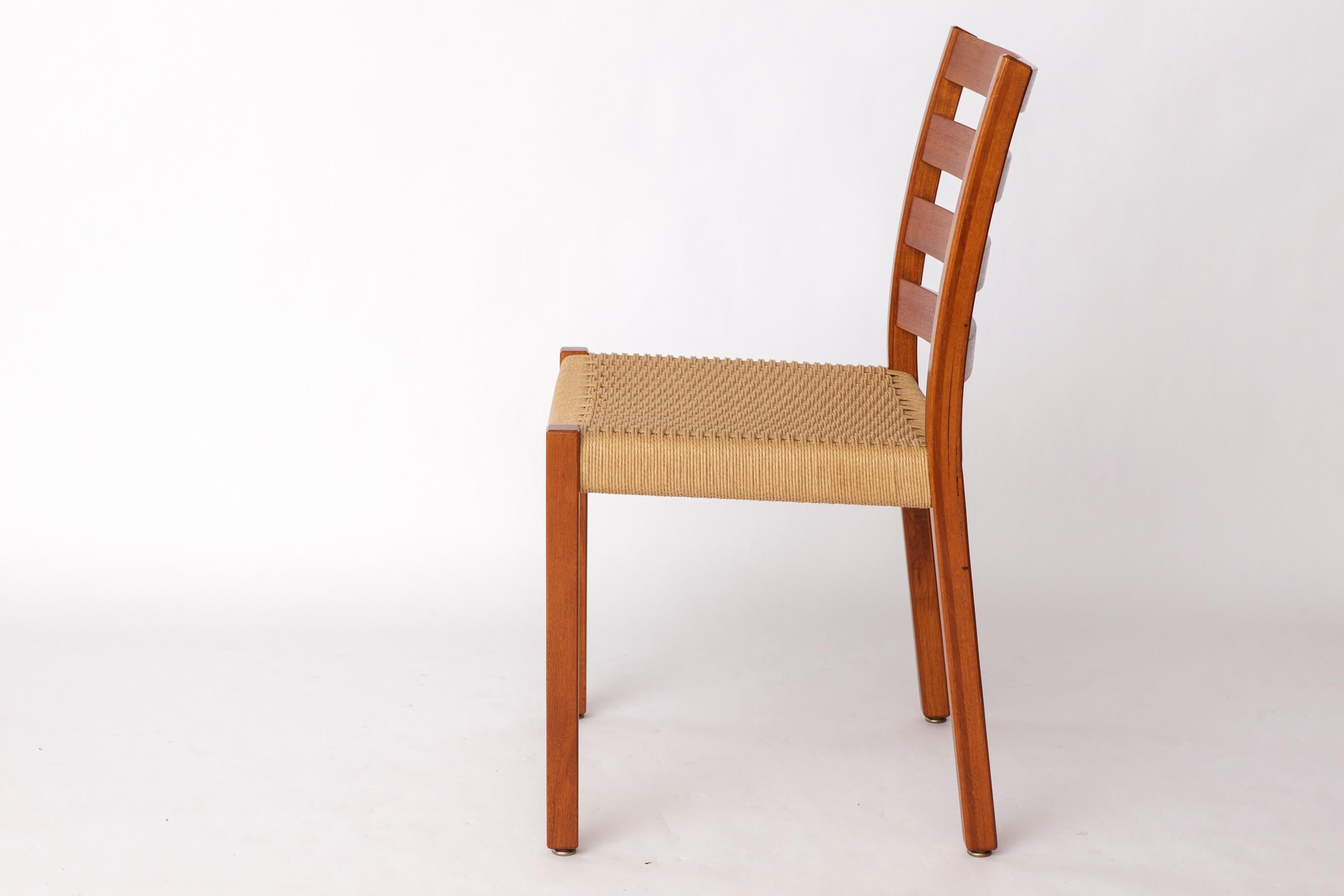 1 of 2 Chaise Niels O. Møller Model 408 Teck Danoise Mid-Century Vintage Dining Bon état - En vente à Hannover, DE
