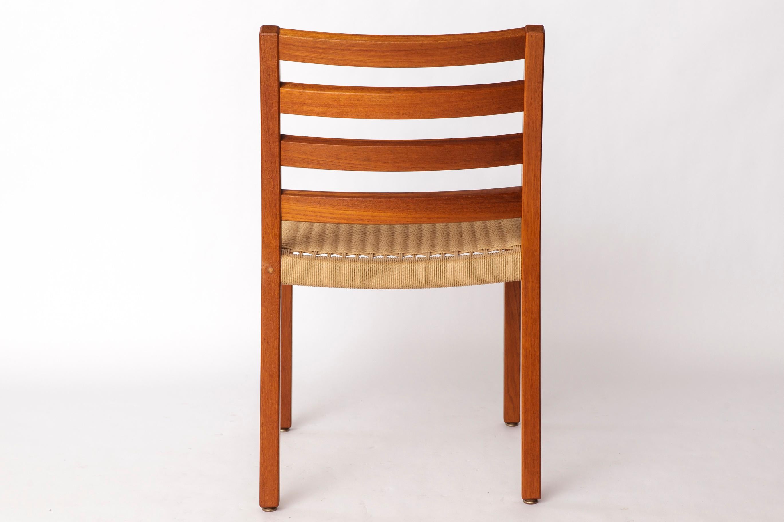 1 of 2 Chaise Niels O. Møller Model 408 Teck Danoise Mid-Century Vintage Dining en vente 1