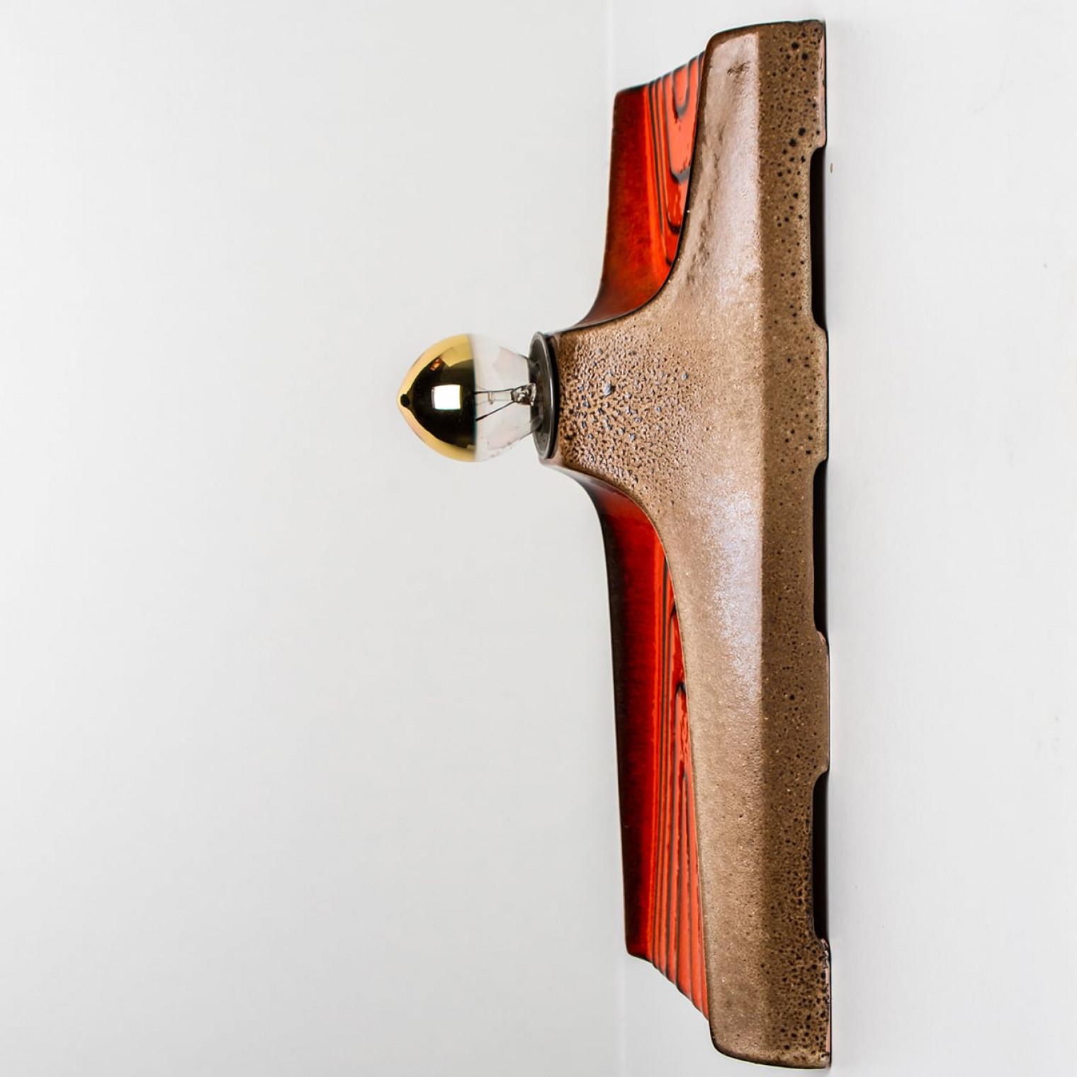 Tedesco 1 di 2 Lampade da parete in ceramica marrone arancione, Germania, 1970 in vendita