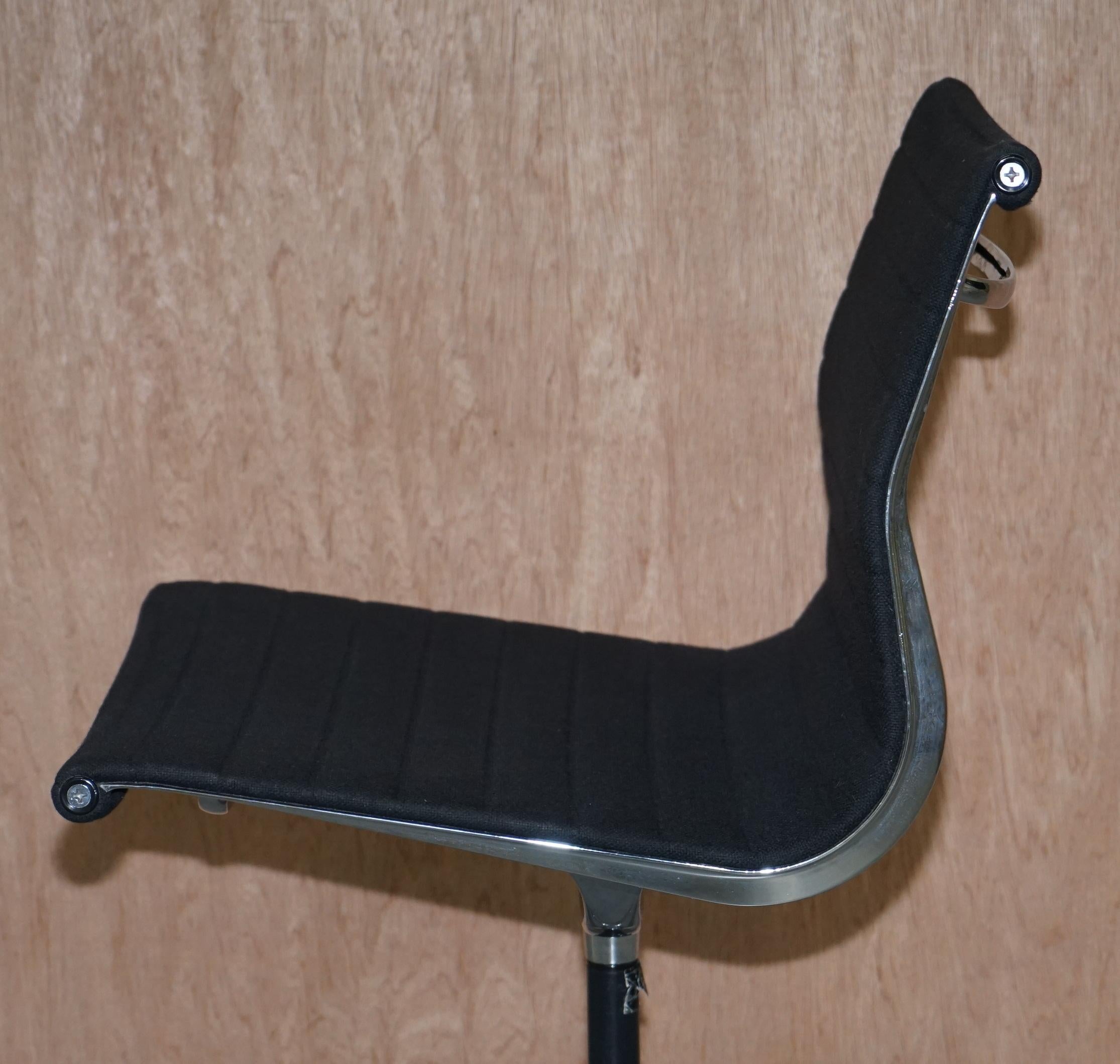 1 of 2 Original Vitra Eames Each EA 105 Hopsak Swivel Office Chairs 4