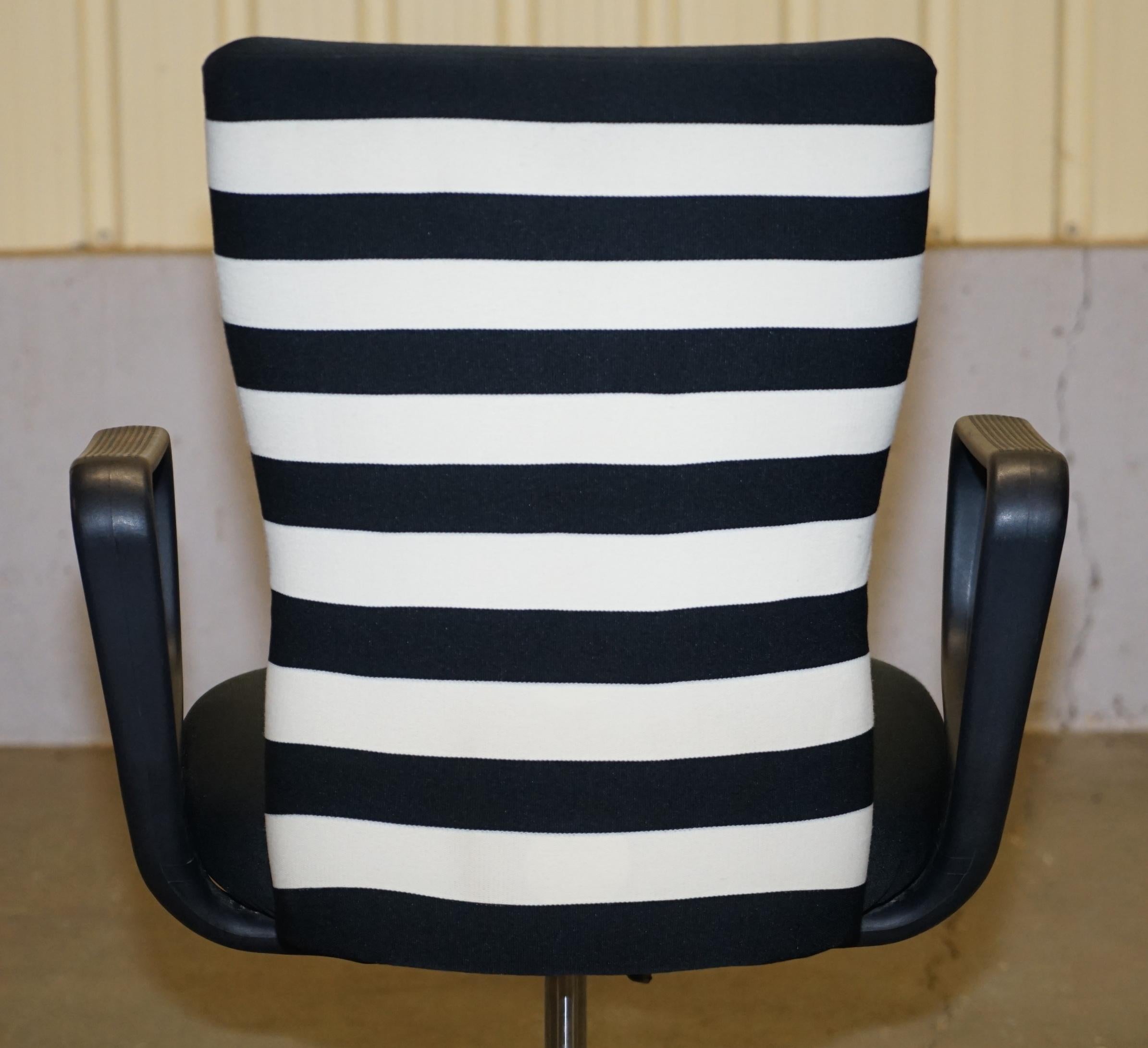 1 des 2 fauteuils de bureau d'origine estampillés Vitra, conçus de manière ergonomique en vente 8