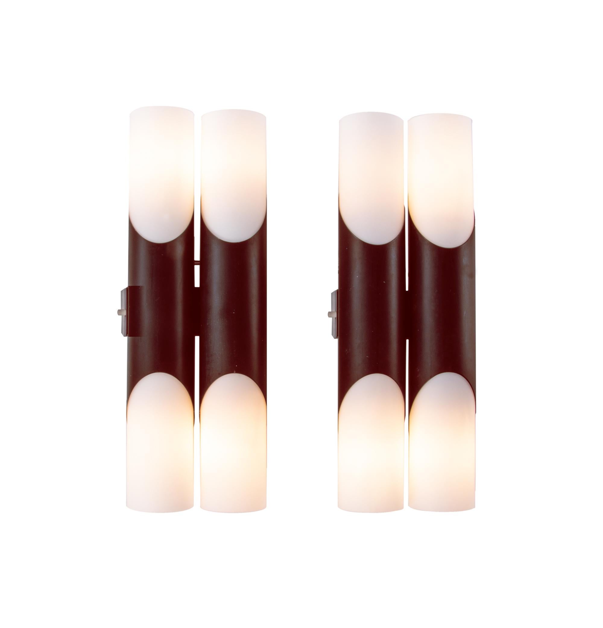 1 'von 2' Paar 1970 Deutschland Neuhaus Doppelglas Wandleuchter Braun & Weiß im Angebot 2