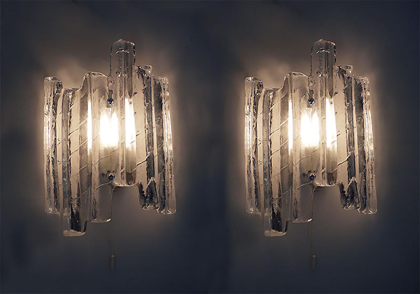 1 'of 2' Paire d'appliques murales Kalmar en verre dépoli et chrome, Autriche, années 1960 en vente 5