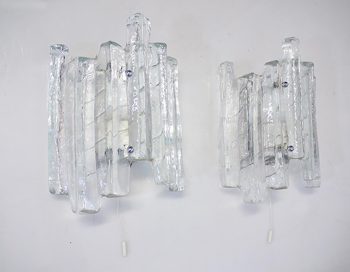 1 'of 2' Paire d'appliques murales Kalmar en verre dépoli et chrome, Autriche, années 1960 en vente 6