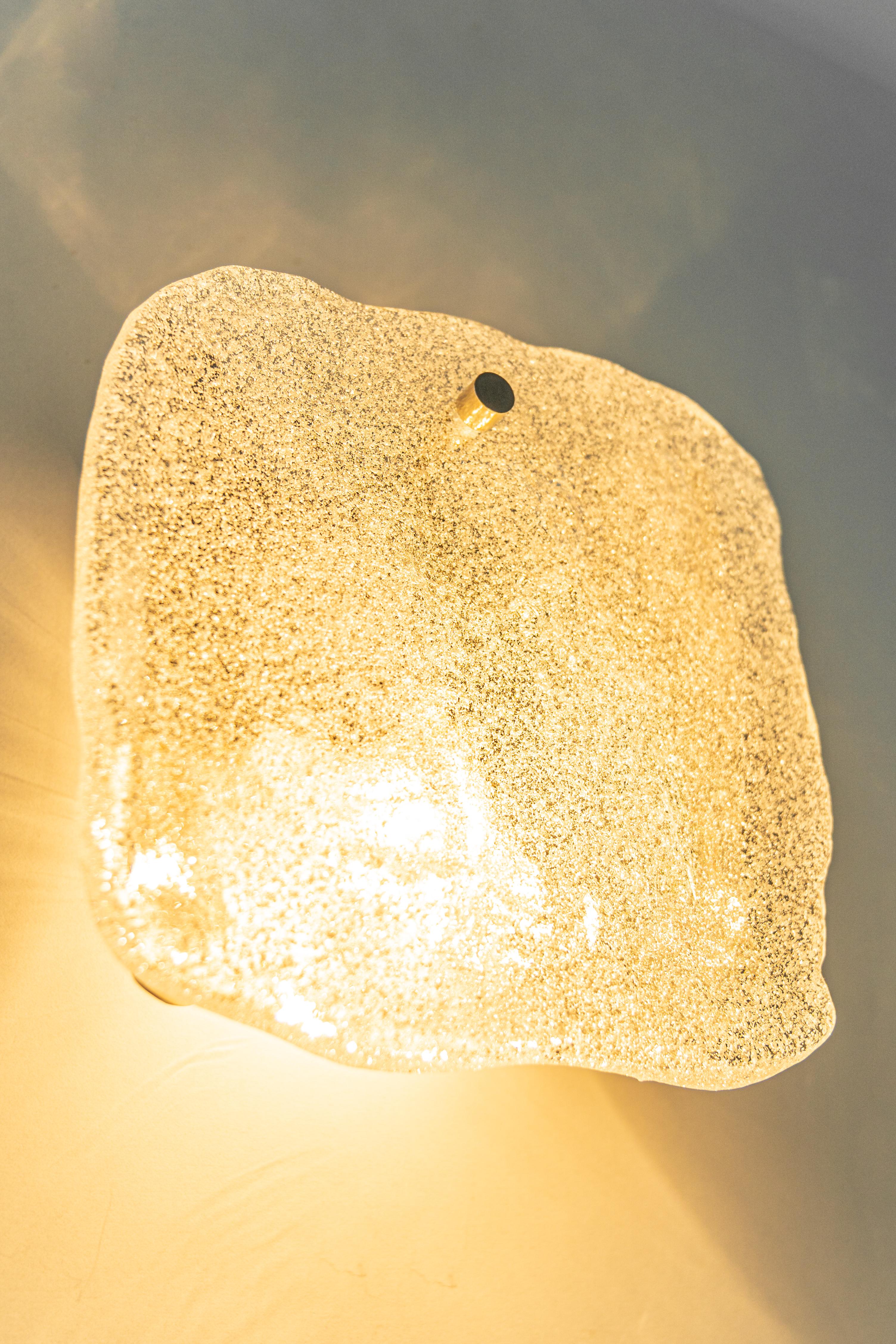 1 des 5 paires d'appliques murales en verre Kalmar Lighting, Autriche, années 1960 en vente 2