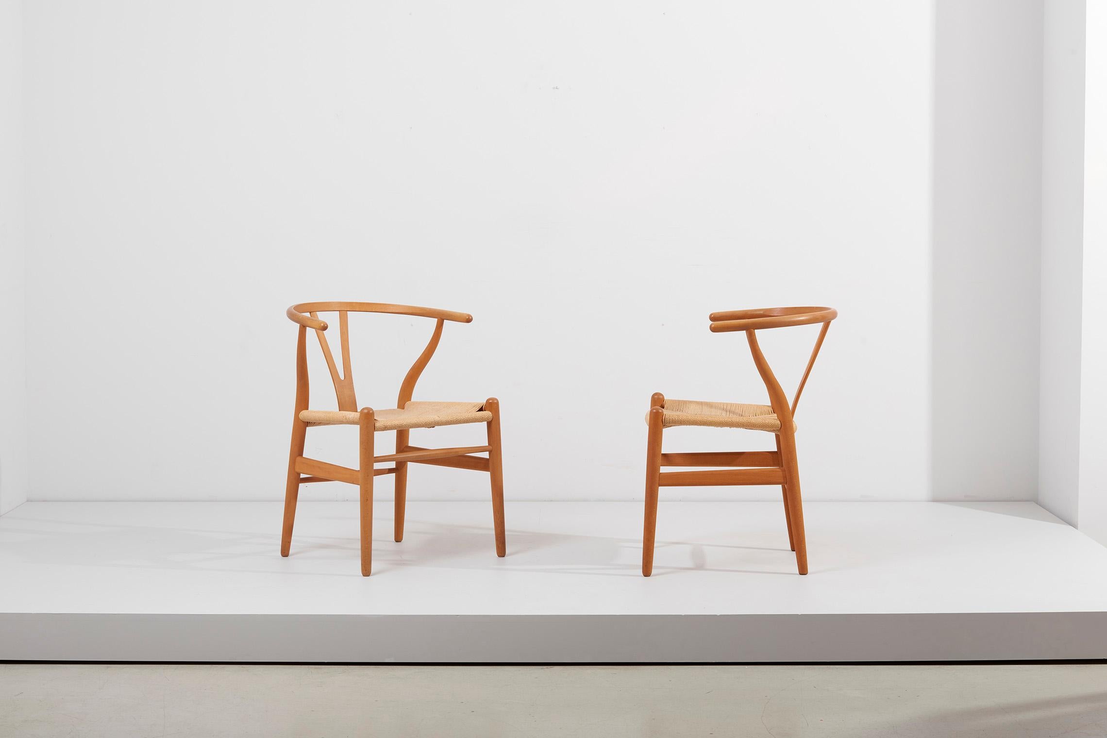 1 of 2 Pairs of Hans Wegner Wishbone Chairs, Denmark, 1960s 8