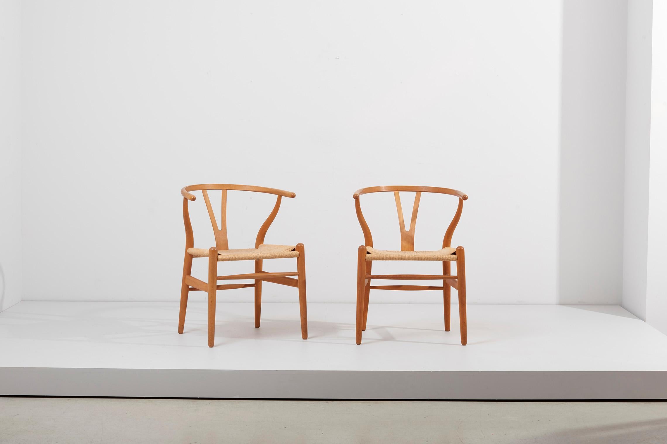 1 of 2 Pairs of Hans Wegner Wishbone Chairs, Denmark, 1960s 9