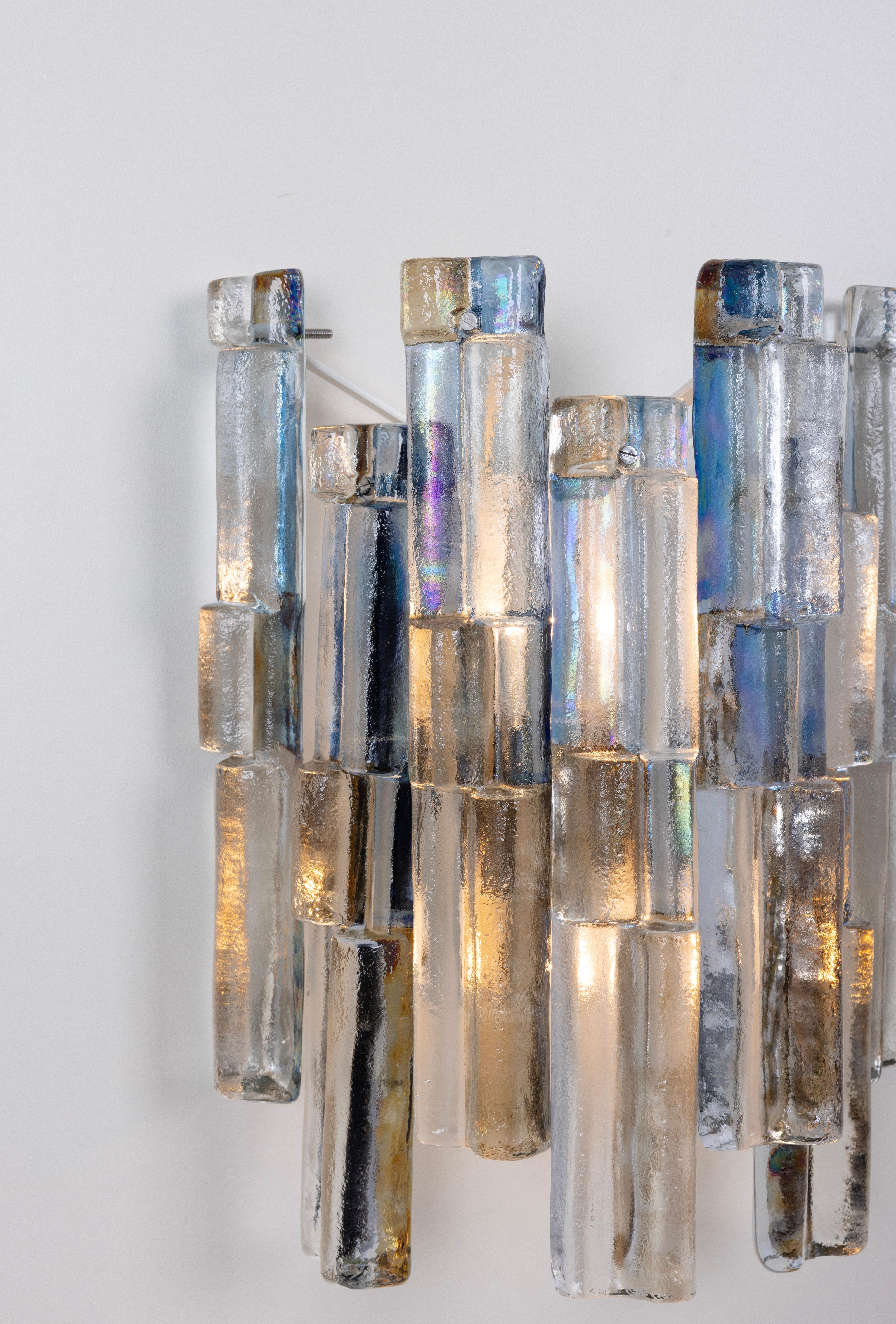 1 di 2 coppie di splendide grandi lampade a parete Kalmar Sconces, Austria, anni '60 in vendita 7