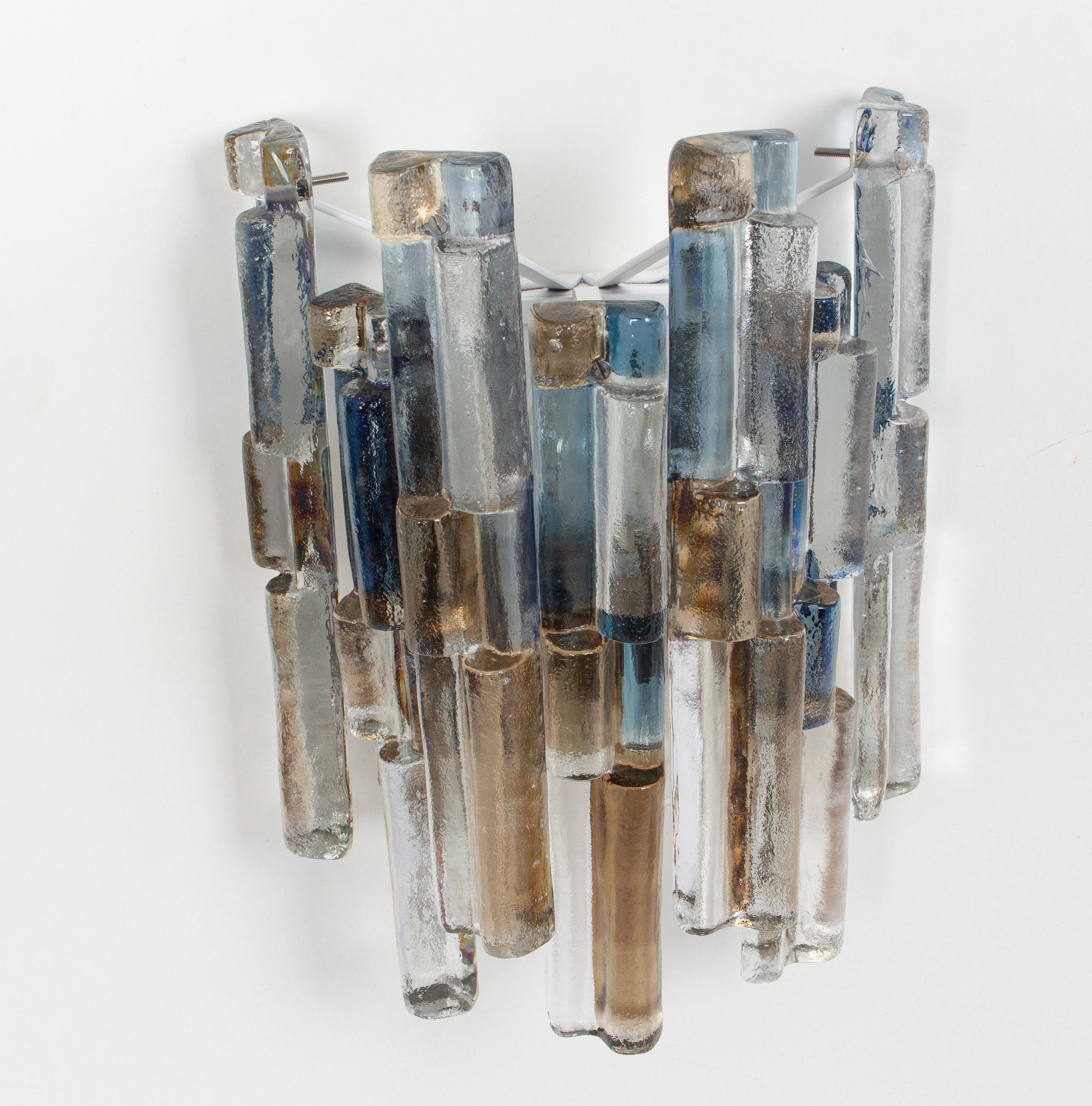 1 di 2 coppie di splendide grandi lampade a parete Kalmar Sconces, Austria, anni '60 in vendita 11