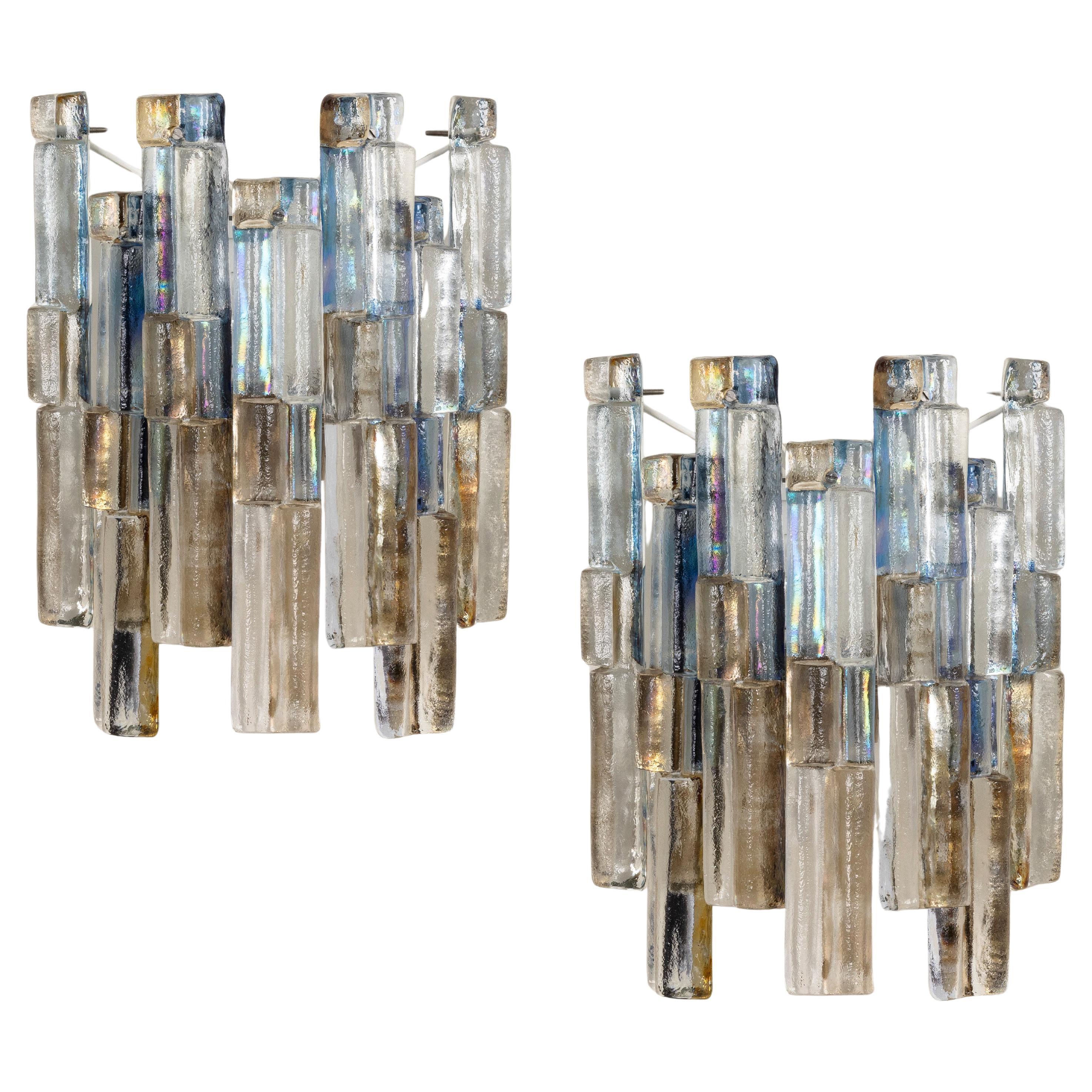 Splendida coppia di appliques della metà del secolo scorso con sette grandi pezzi di vetro di Murano in ciascuna lampada, prodotte da Kalmar, Austria, circa 1970-1979.
Model: Ruba
Rare appliques.
Di alta qualità e in ottime condizioni. Pulito, ben