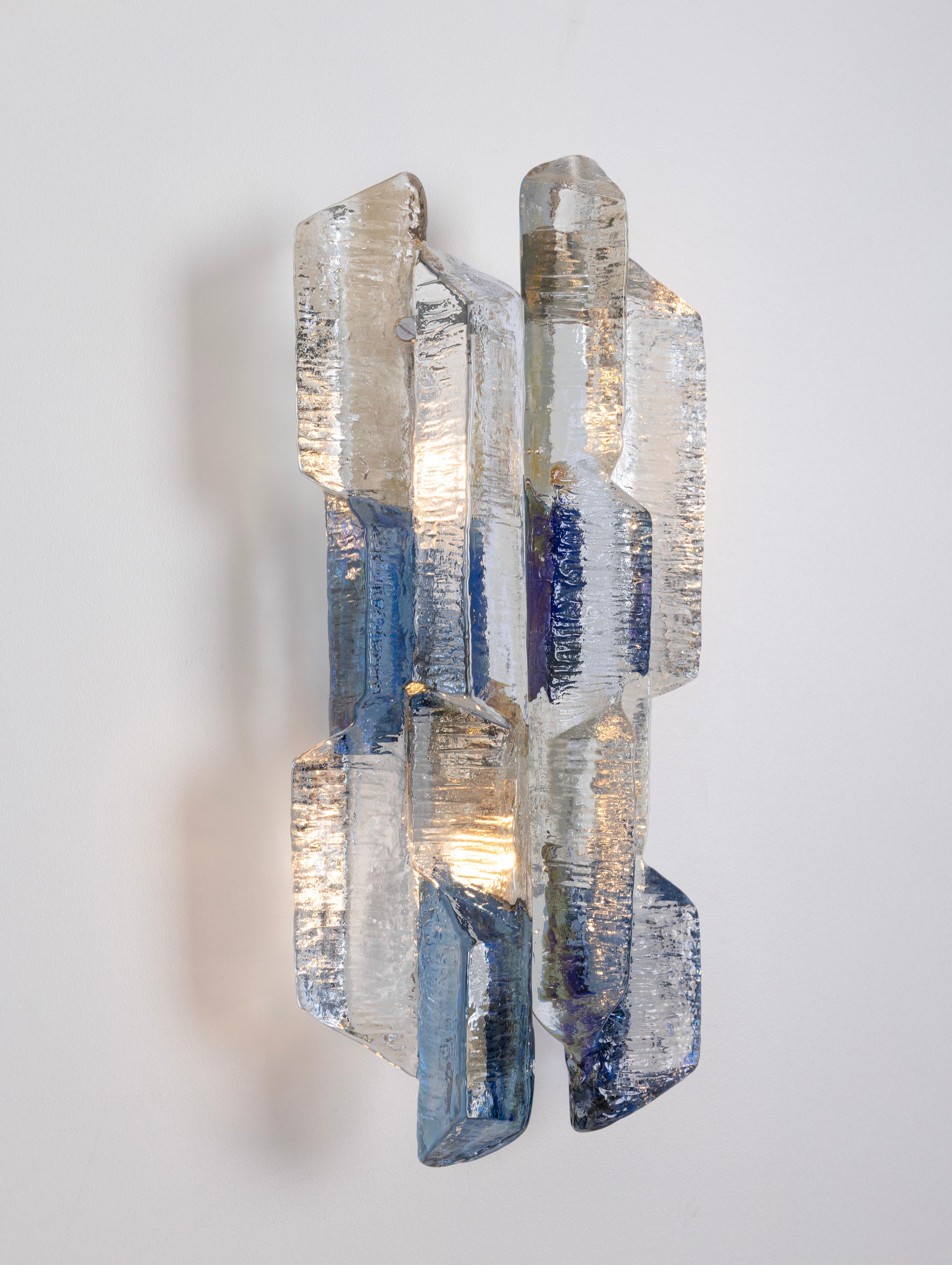 Vetro di Murano 1 di 2 coppie di splendide grandi lampade a parete Kalmar Sconces, Austria, anni '70 in vendita