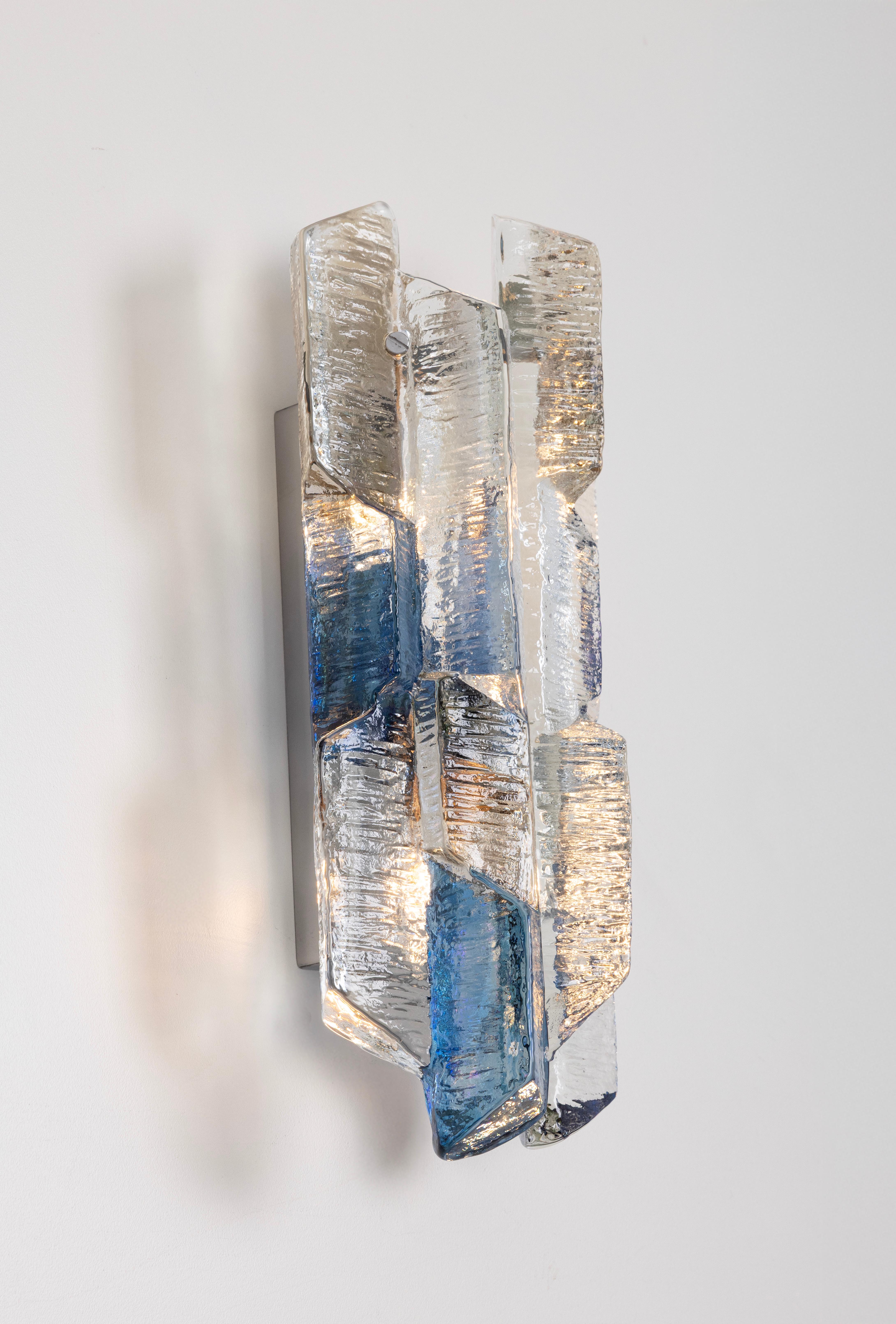 1 di 2 coppie di splendide grandi lampade a parete Kalmar Sconces, Austria, anni '70 in vendita 2