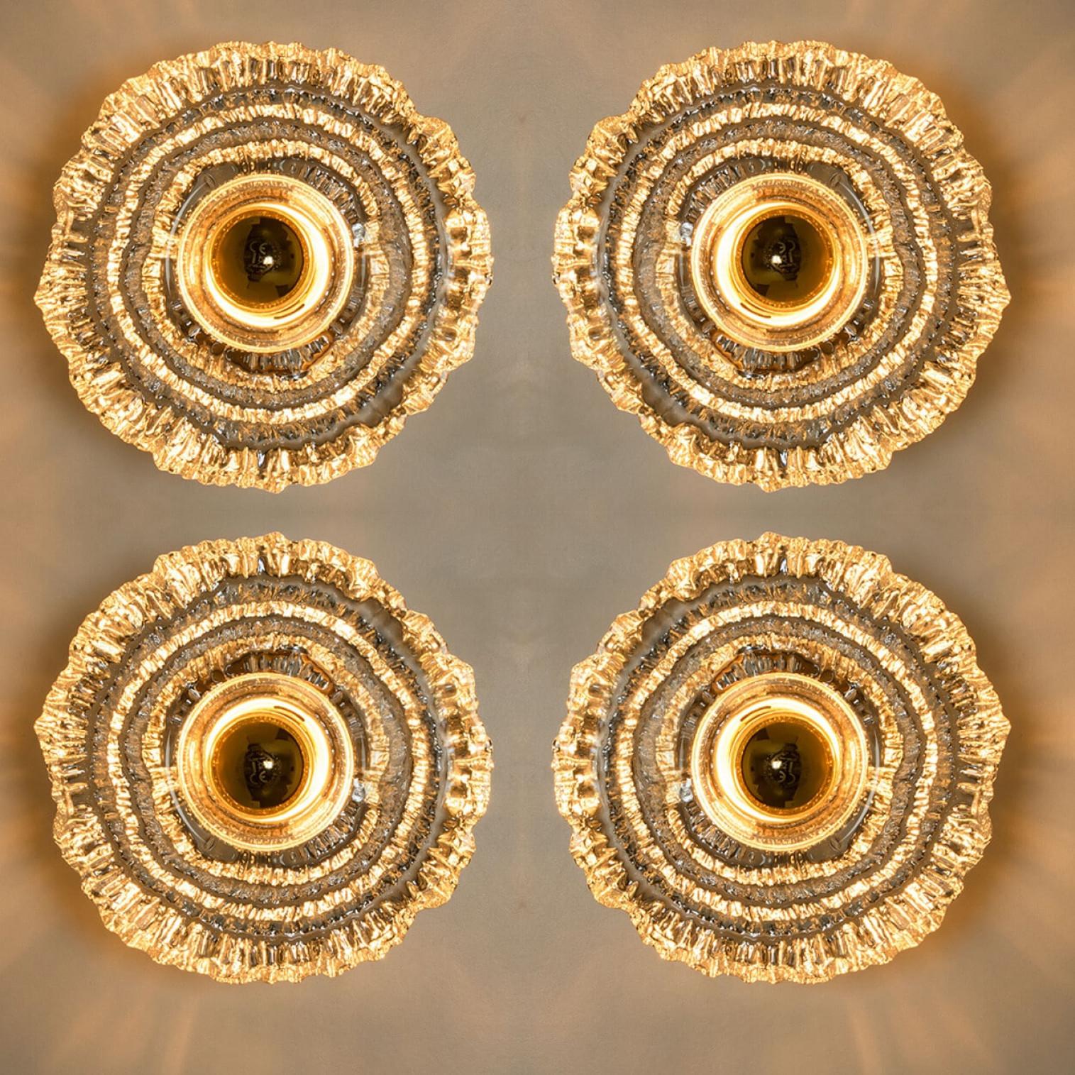 1 de 2 paires d'appliques/appliques rondes en verre doré par Peill & Putzler, 1970 en vente 6