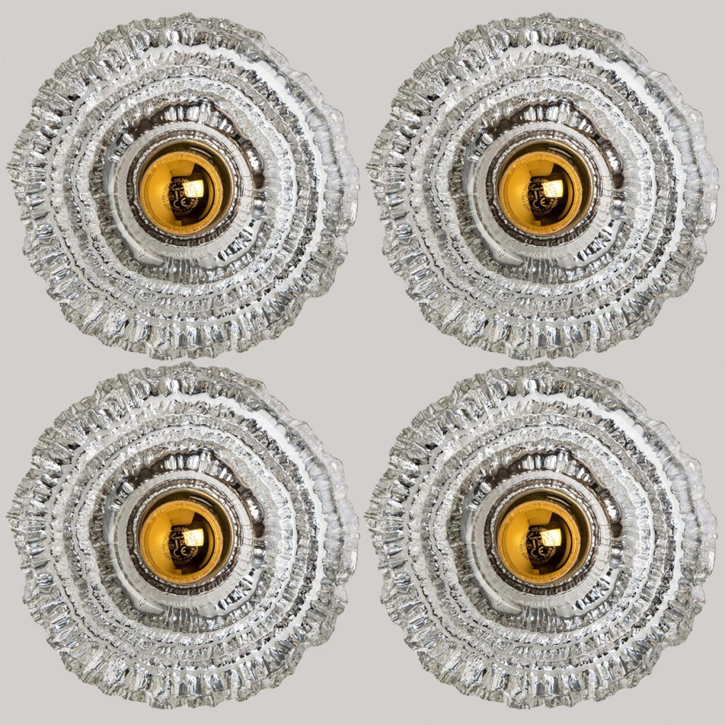 Or 1 de 2 paires d'appliques/appliques rondes en verre doré par Peill & Putzler, 1970 en vente