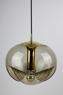 1 de 2 grandes lampes suspendues biomorphes de Peill & Putzler, C. 1975