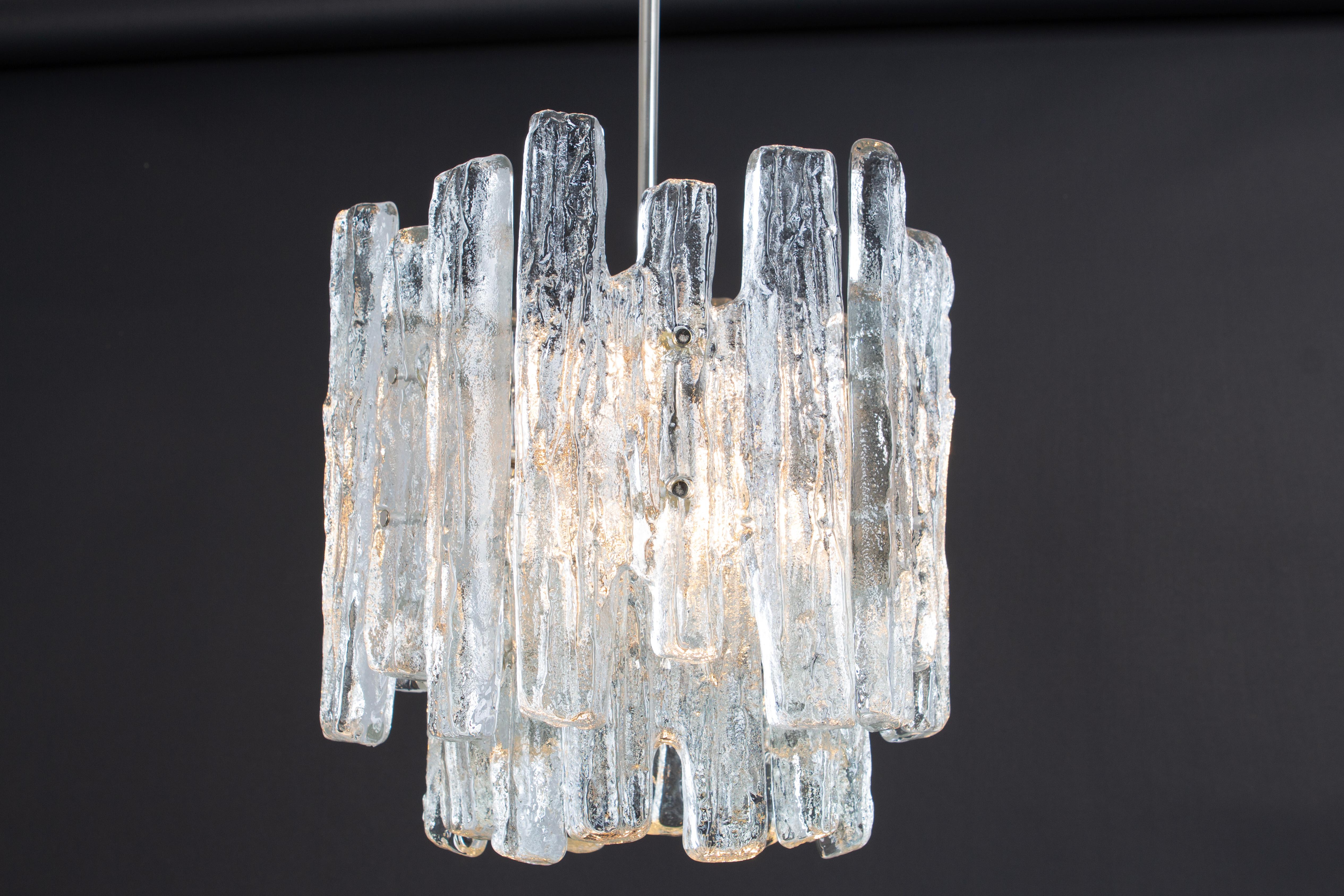 1 of 2 Petite Murano Ice Glass Chandelier by Kalmar, Austria, 1960s For Sale 7