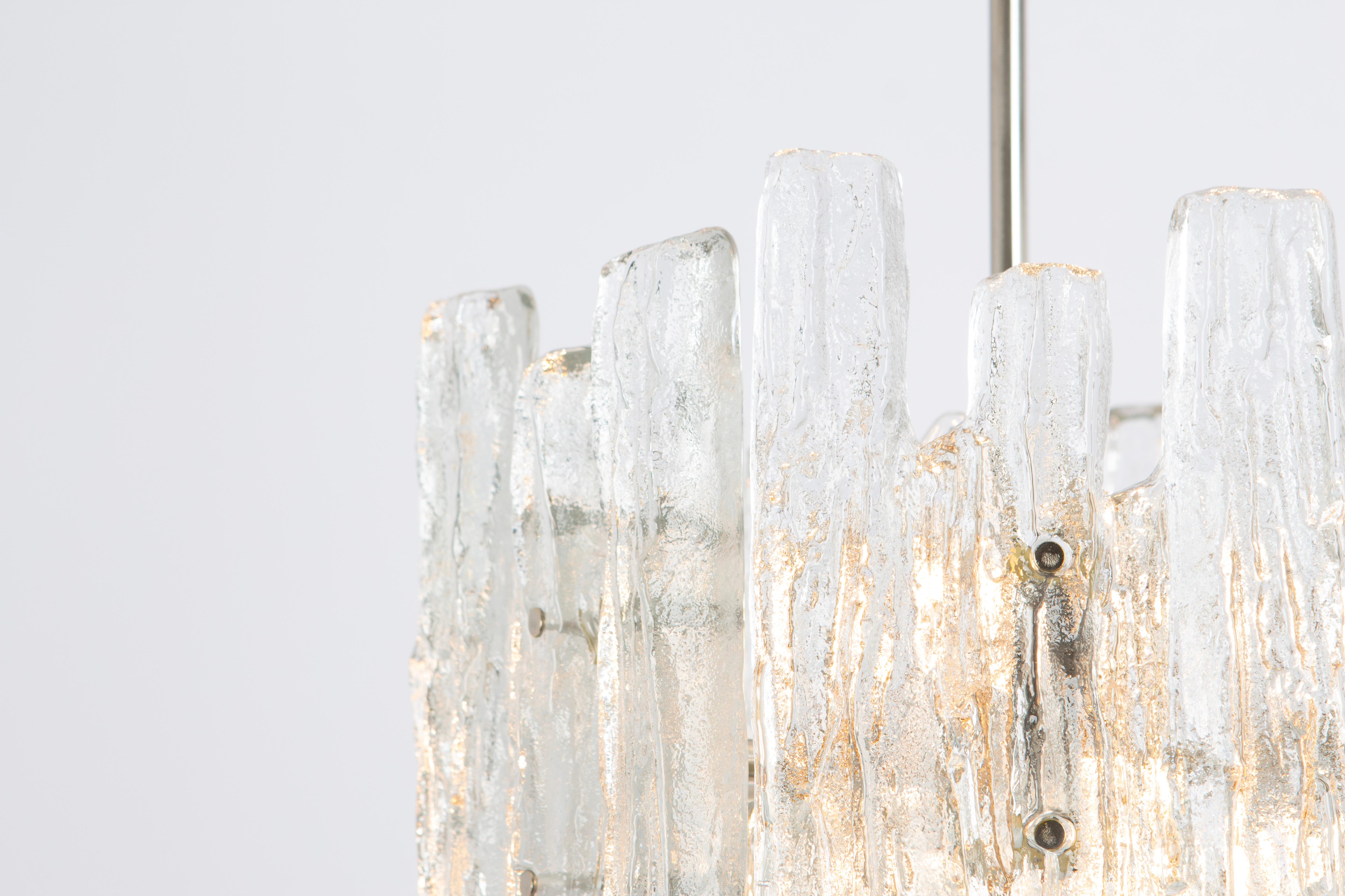 1 of 2 Petite Murano Ice Glass Chandelier by Kalmar, Austria, 1960s In Good Condition For Sale In Aachen, NRW