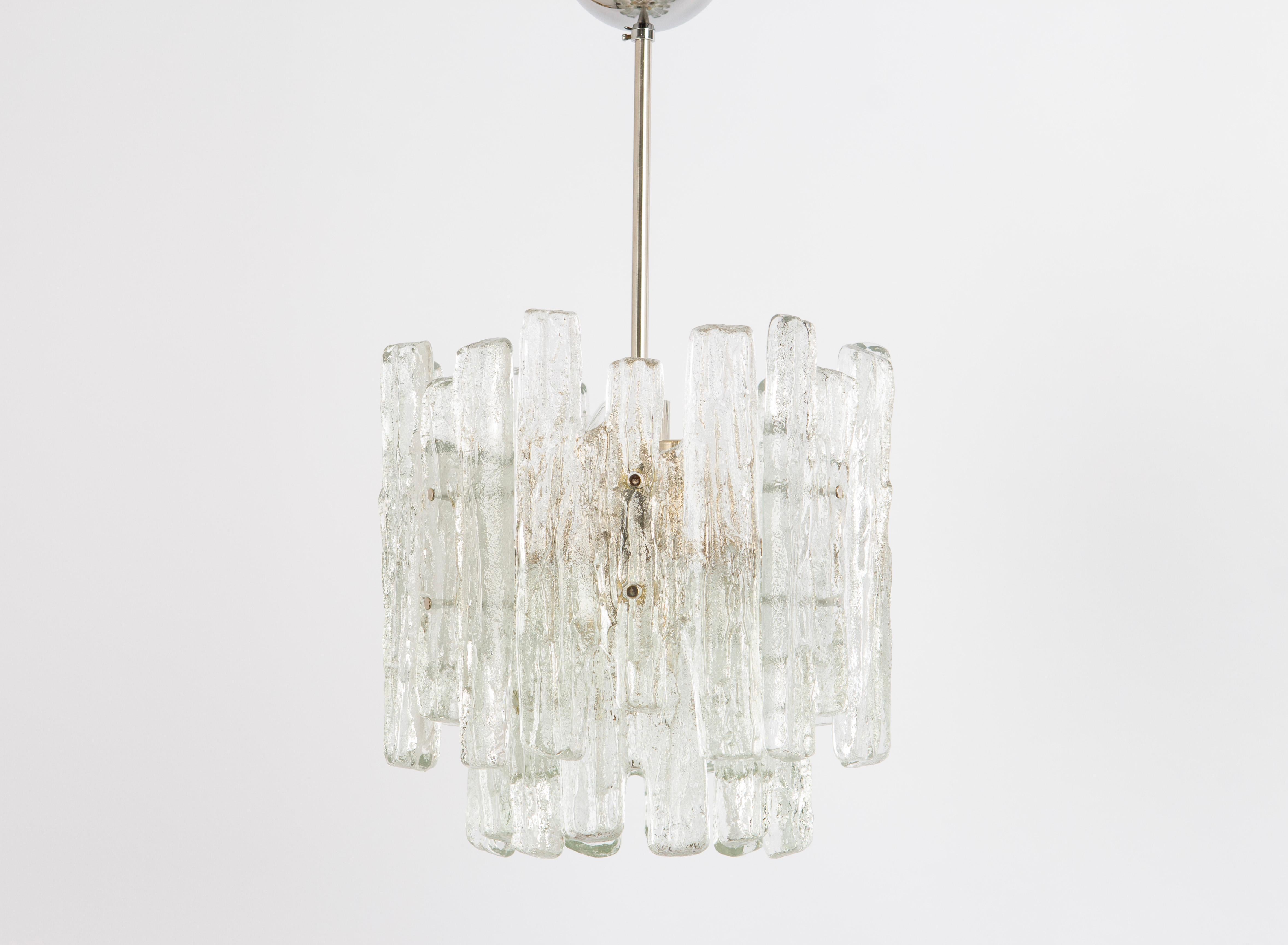 1 of 2 Petite Murano Ice Glass Chandelier by Kalmar, Austria, 1960s For Sale 1