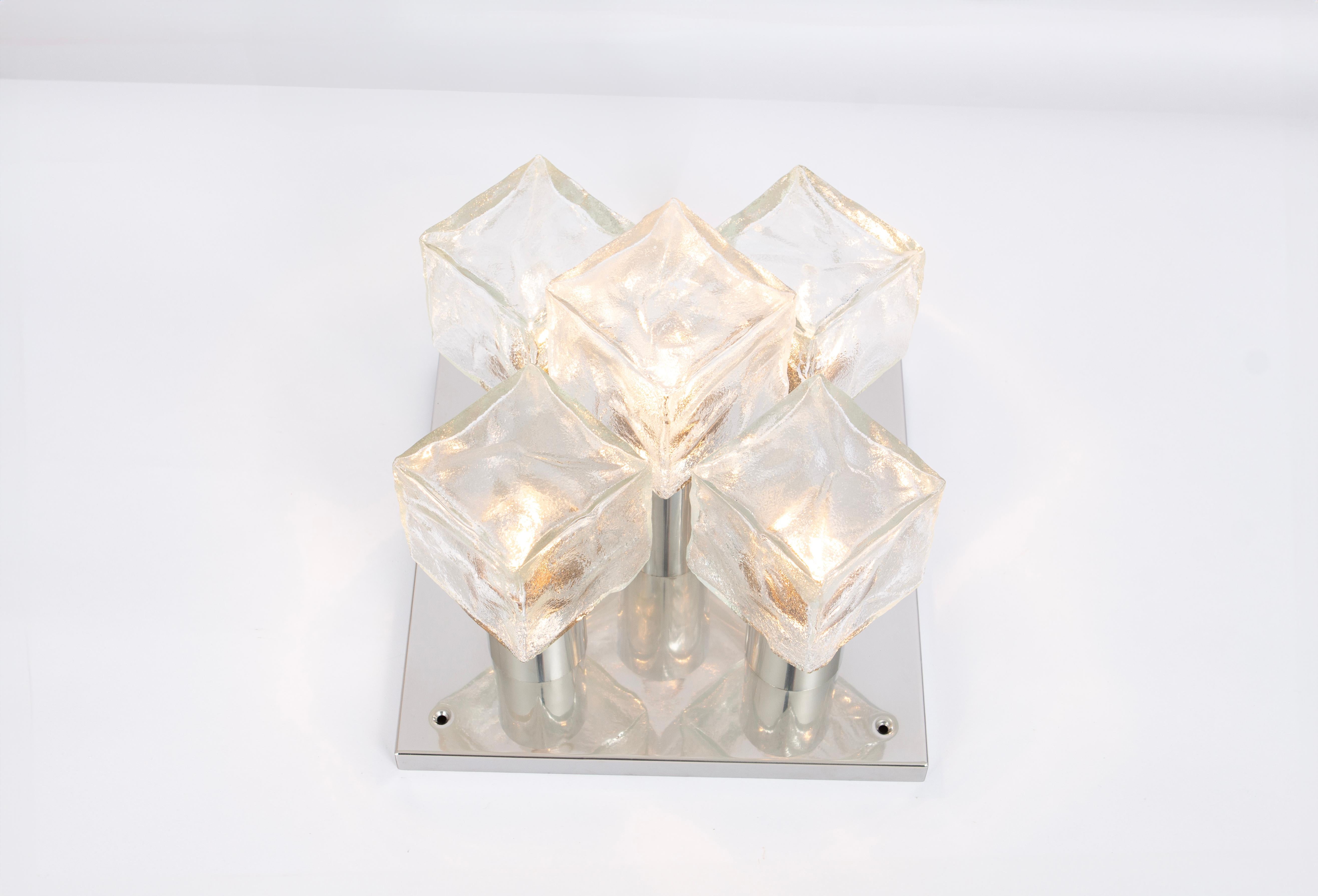 1 von 2 Kleinen Einbaubeleuchtung aus Murano-Eisglas von Kalmar, Österreich, 1960er Jahre (Österreichisch) im Angebot