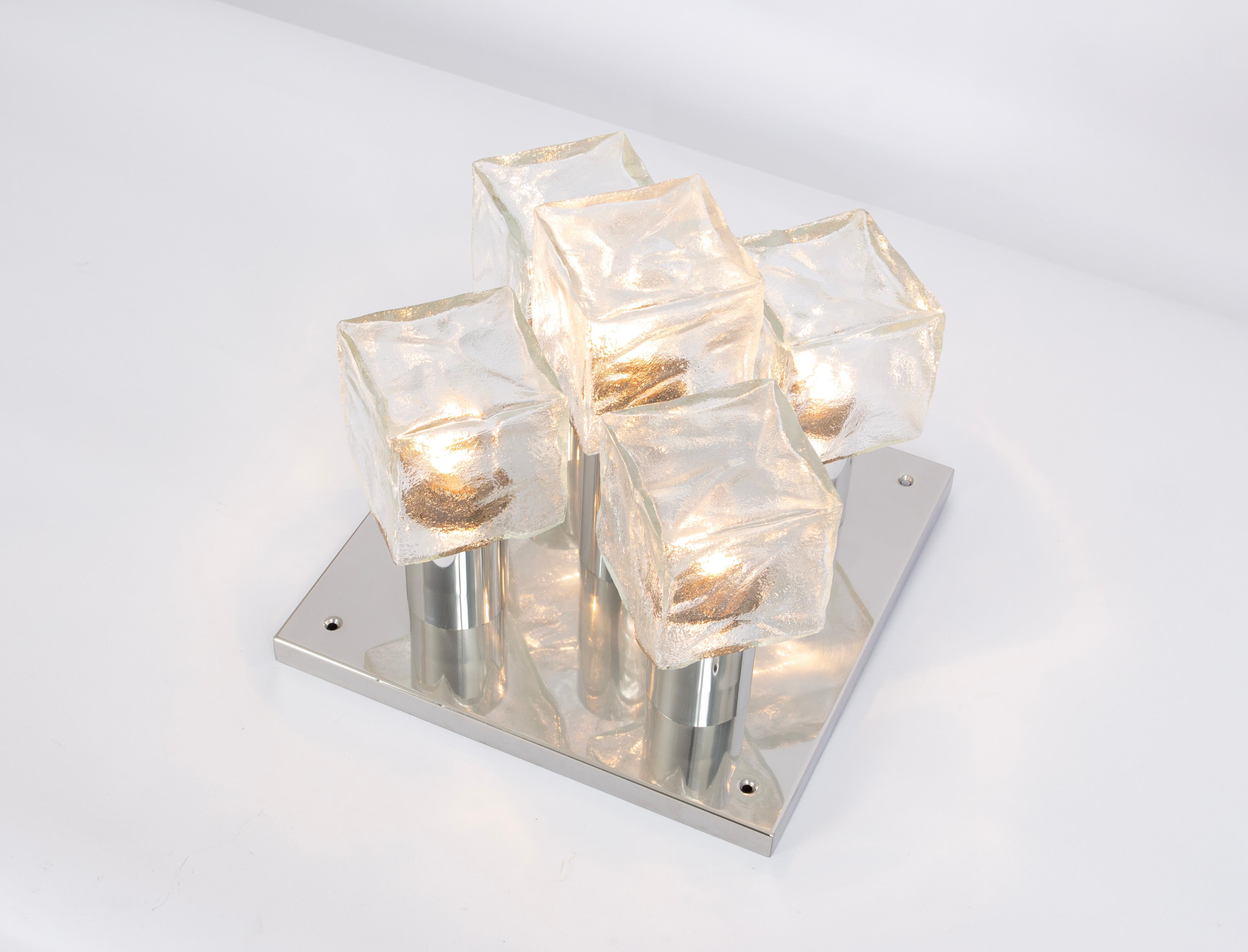 1 von 2 Kleinen Einbaubeleuchtung aus Murano-Eisglas von Kalmar, Österreich, 1960er Jahre (Muranoglas) im Angebot