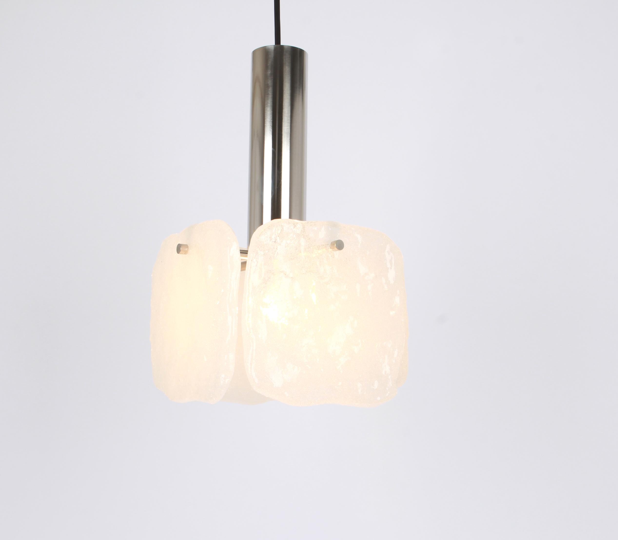 1 of 2 Petite Murano Pendant Lights Designed by Kalmar, Austria, 1970s In Good Condition For Sale In Aachen, NRW