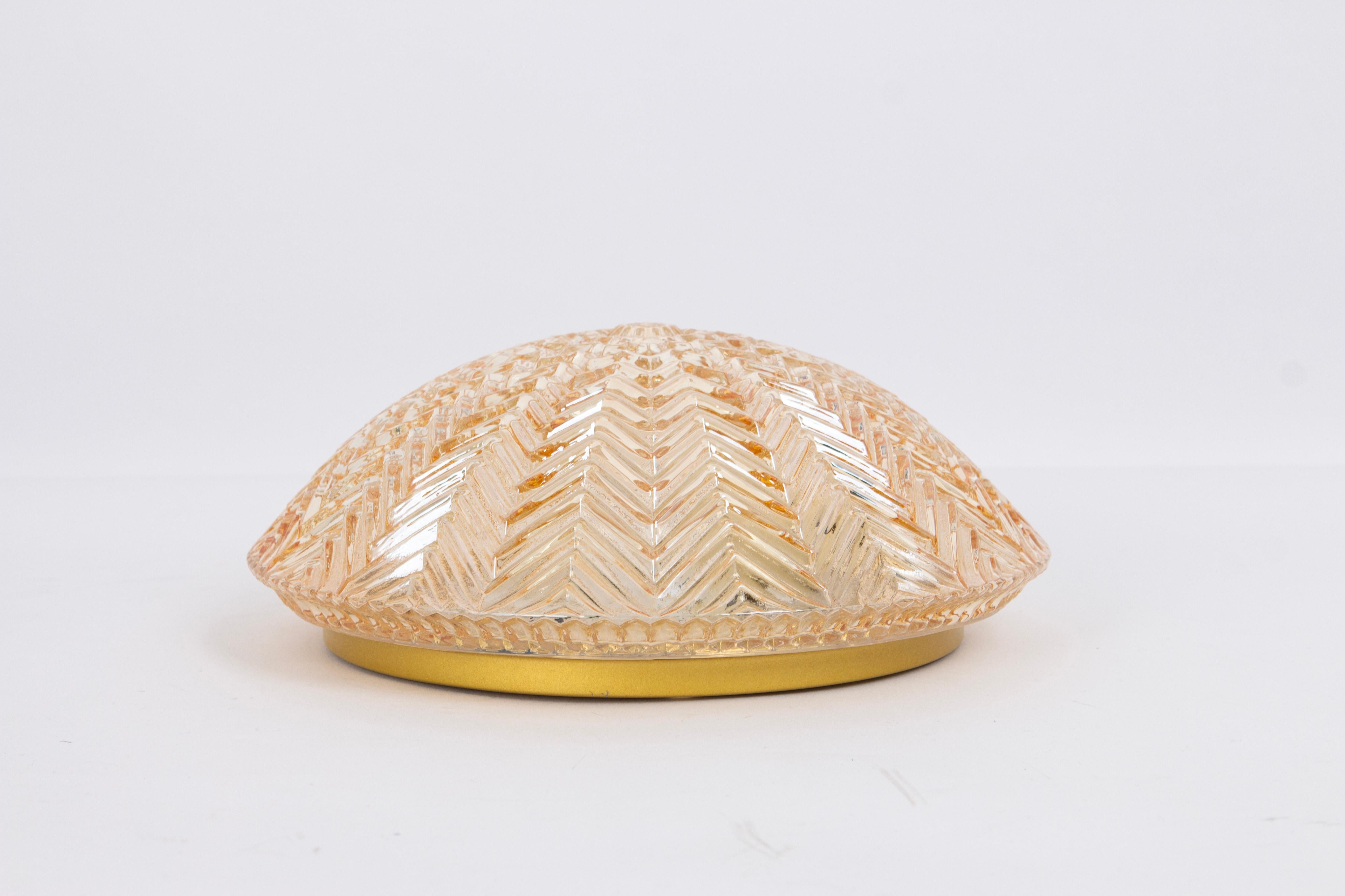 Fine XX secolo 1 di 2 Petite Round Glass Flush Mount di Limburg, Germania, anni '70 in vendita