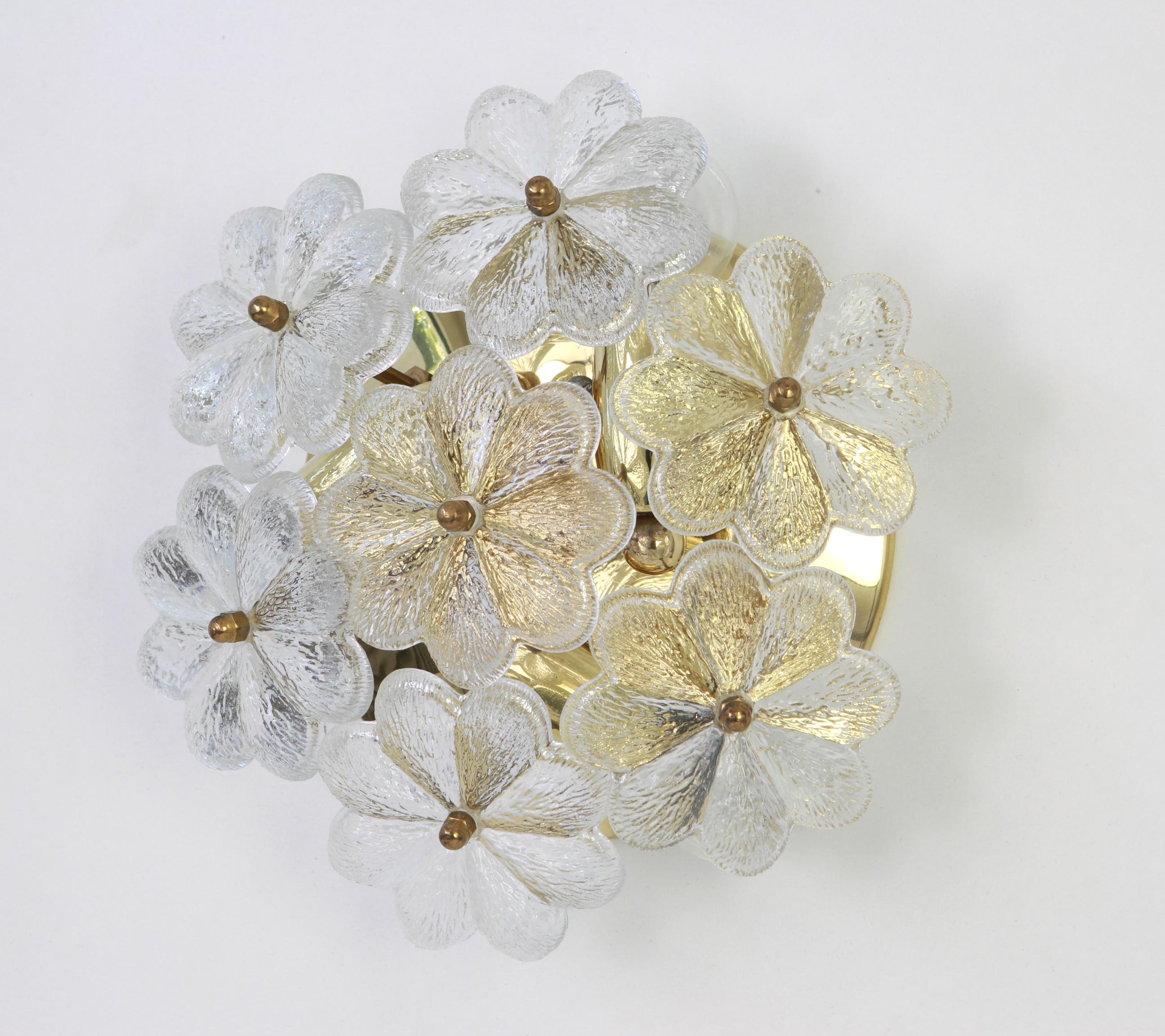 1 of 2 Petite Stunning Murano Flower Wall Light by E. Palme, Germany, 1970s In Good Condition In Aachen, NRW