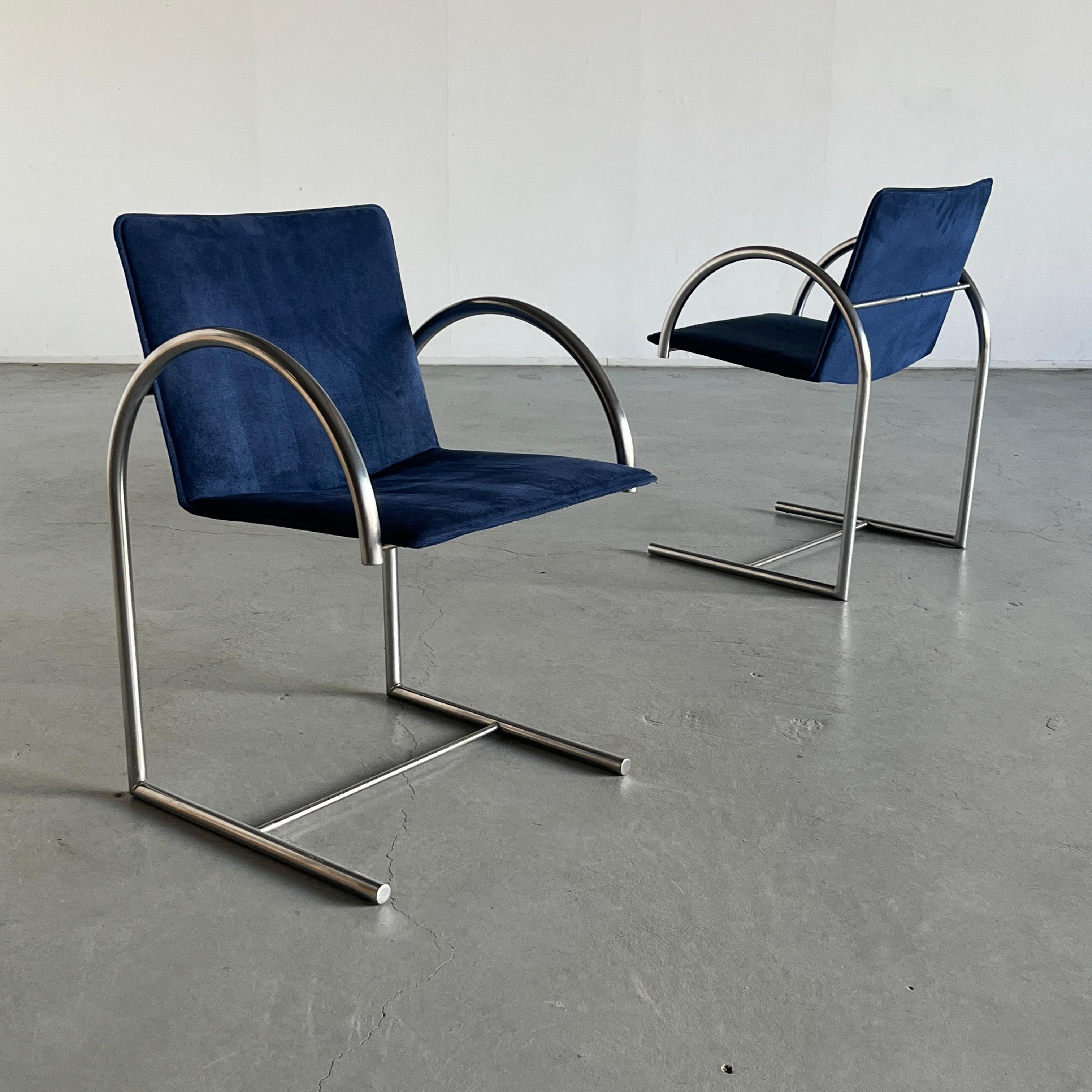 Postmoderne 1 des 2 chaises cantilever postmodernes 'Cirkel' de Metaform, années 1980, Pays-Bas en vente