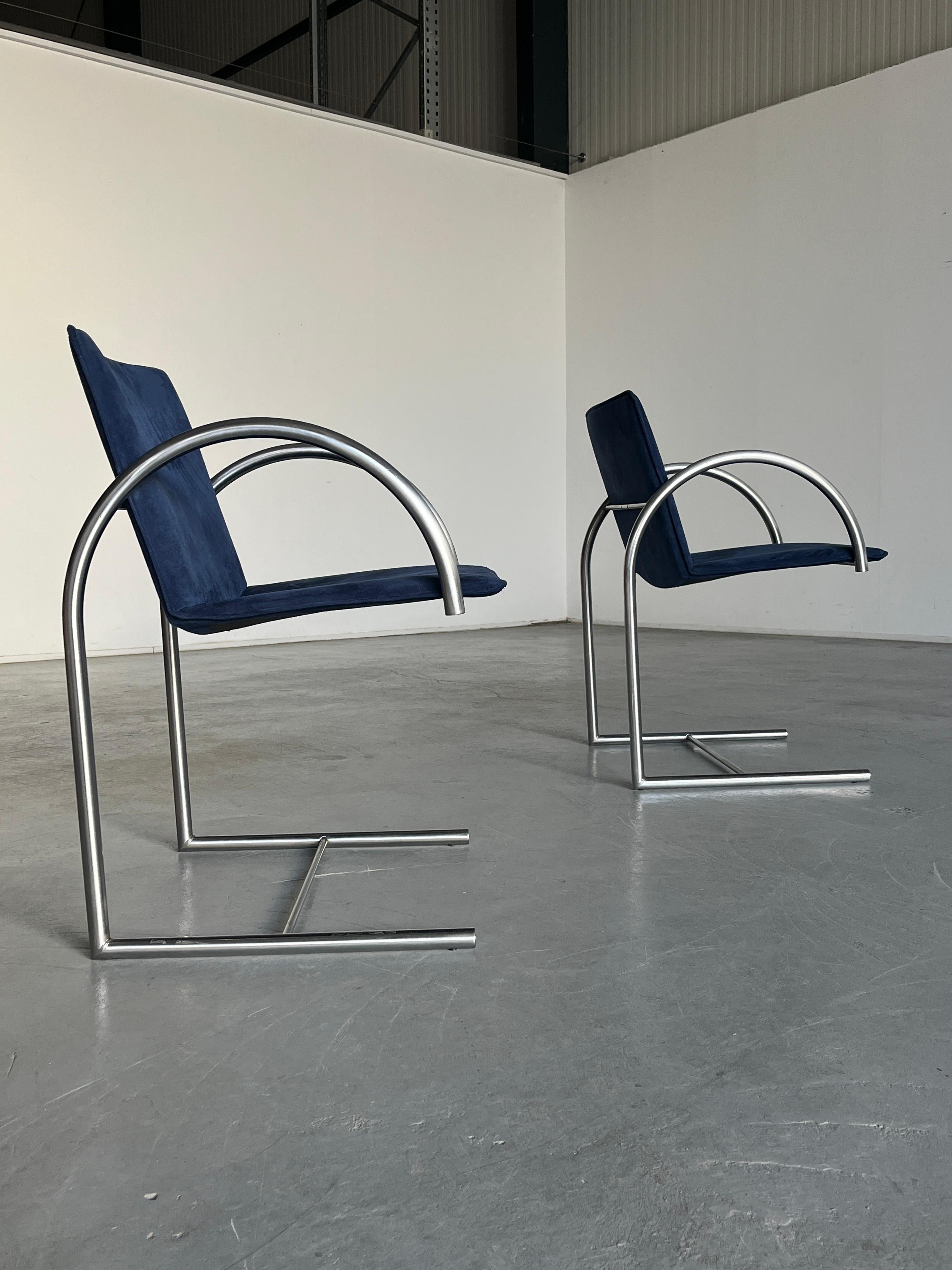 1 des 2 chaises cantilever postmodernes 'Cirkel' de Metaform, années 1980, Pays-Bas Bon état - En vente à Zagreb, HR