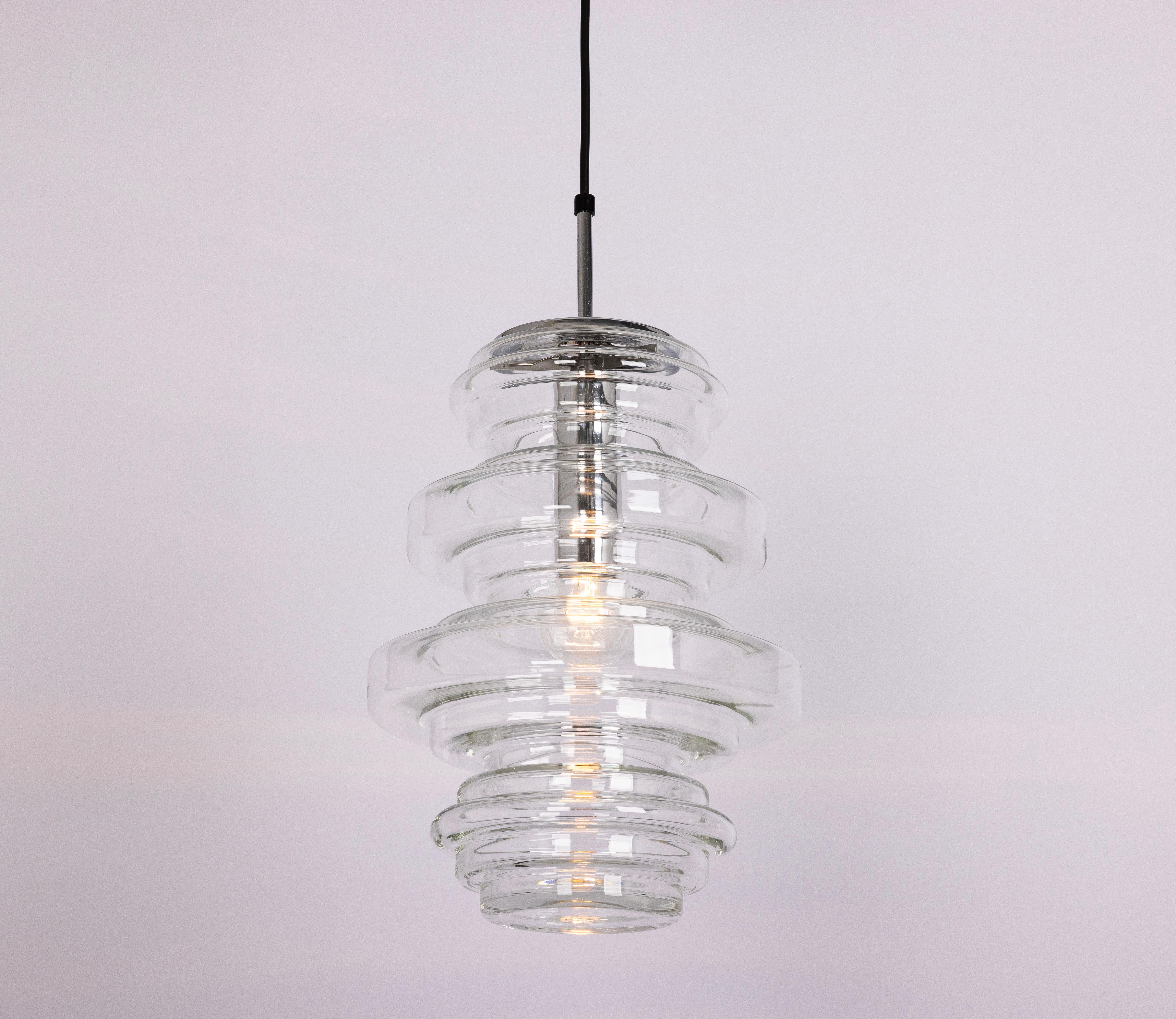 Tedesco 1 di 2 rare grandi lampade a sospensione in vetro trasparente di Limburg, Germania, anni '70 in vendita