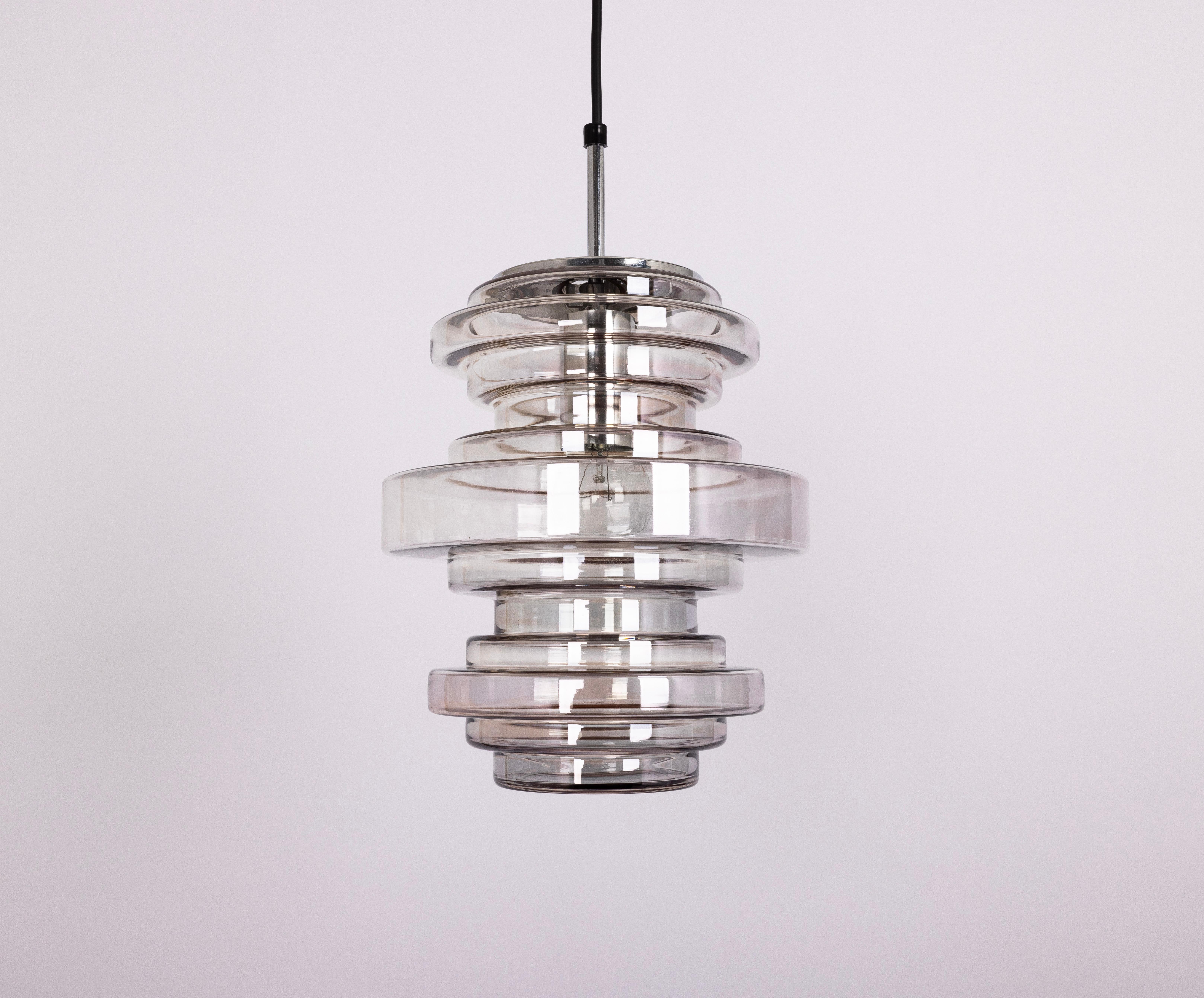 1 di 2 rare lampade a sospensione in vetro fumé di Limburg, Germania, anni '70 in vendita 10