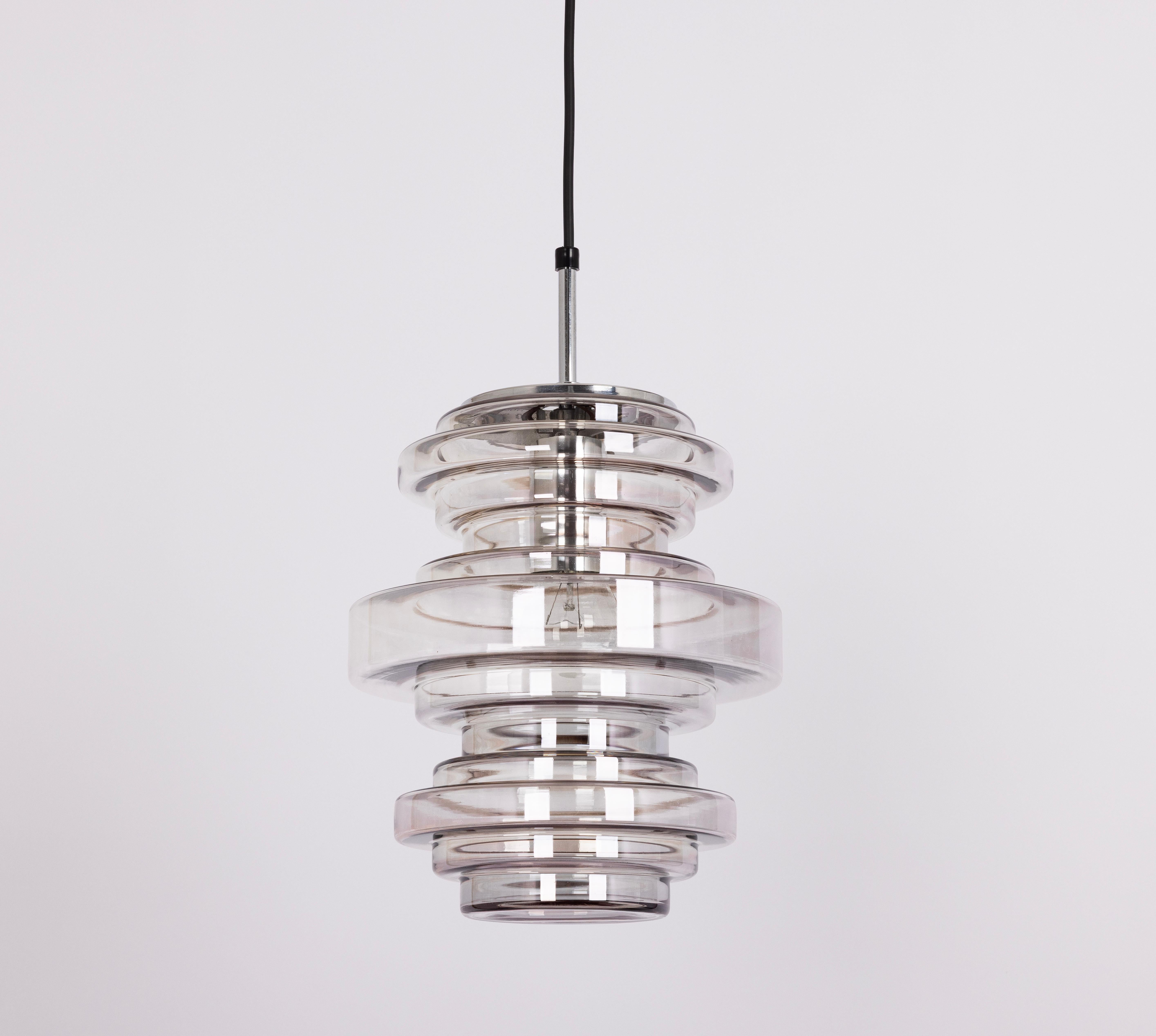 1 di 2 rare lampade a sospensione in vetro fumé di Limburg, Germania, anni '70 In condizioni buone in vendita a Aachen, NRW