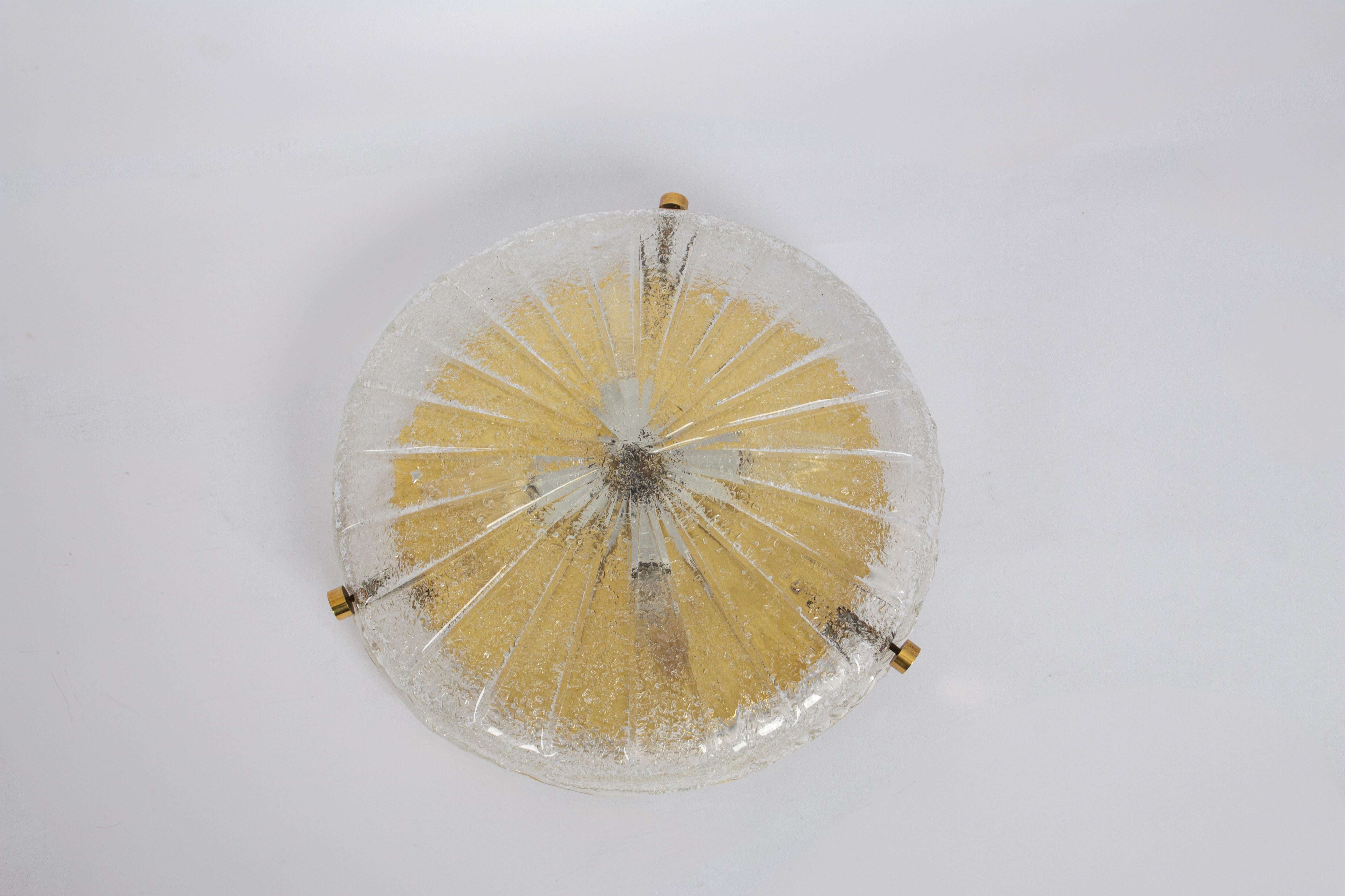 Allemand 1 des 3 plafonniers ronds Sunburst de Murano par Hillebrand, Allemagne, 1970 en vente