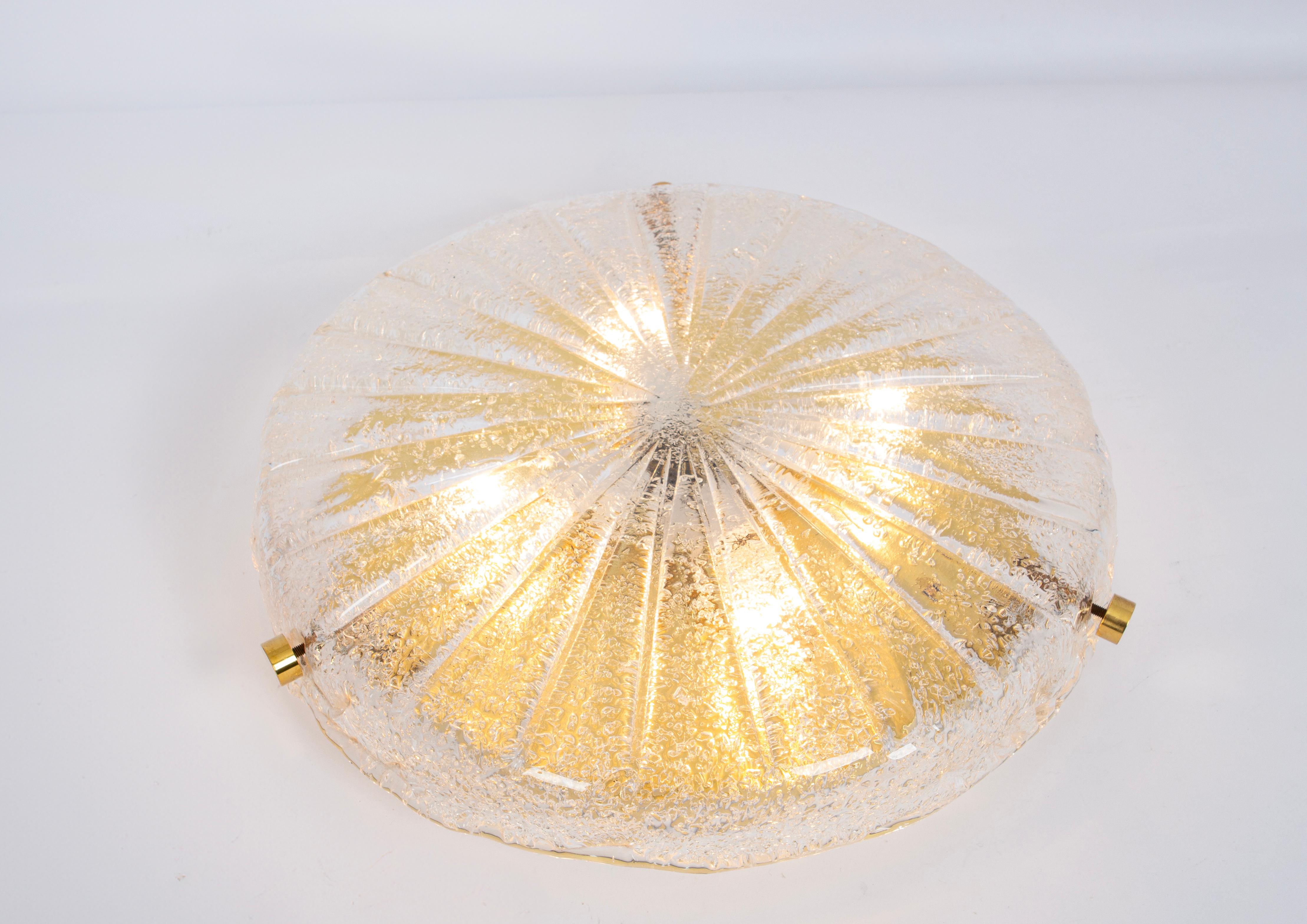 Fin du 20e siècle 1 des 3 plafonniers ronds Sunburst de Murano par Hillebrand, Allemagne, 1970 en vente