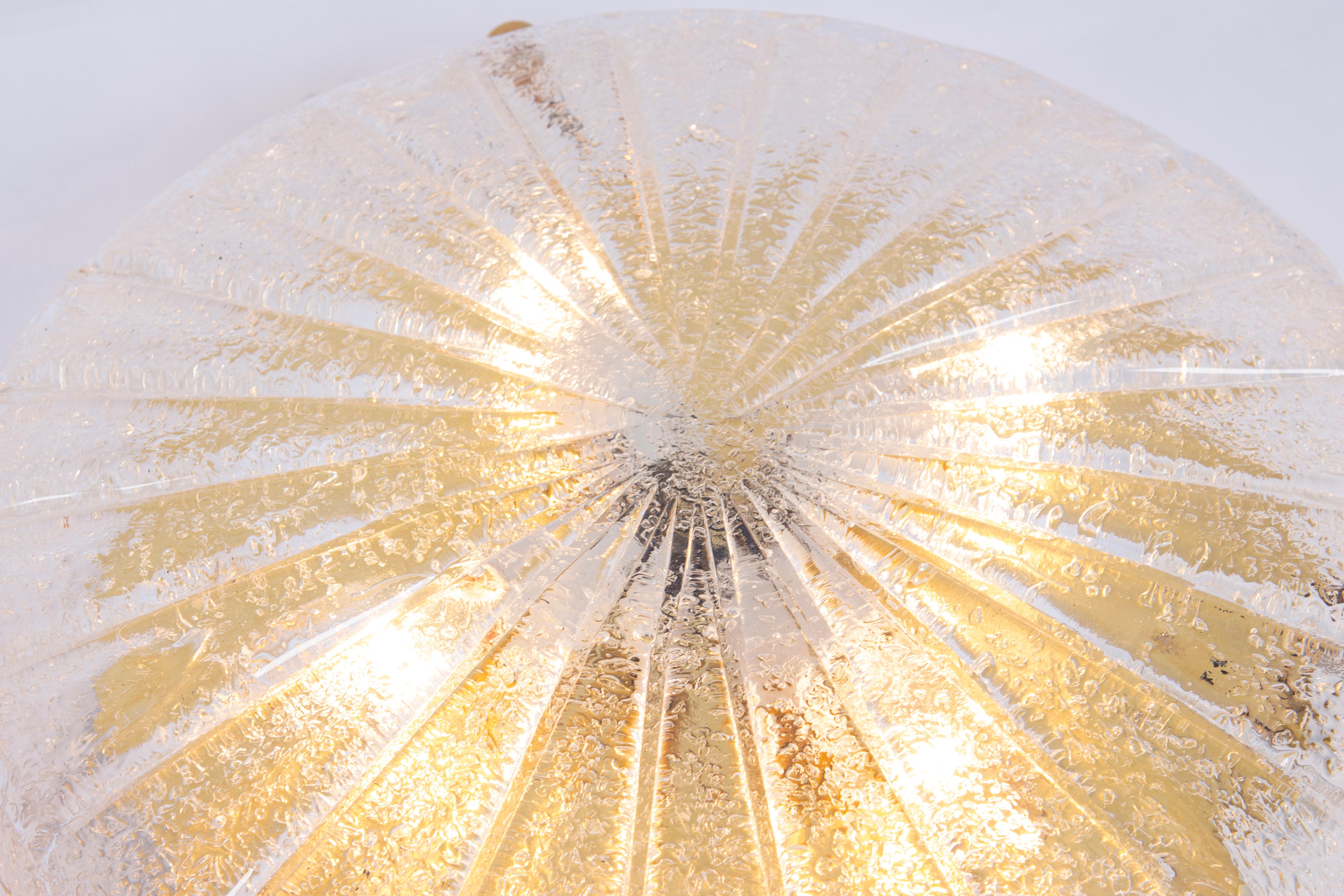 1 des 3 plafonniers ronds Sunburst de Murano par Hillebrand, Allemagne, 1970 en vente 1