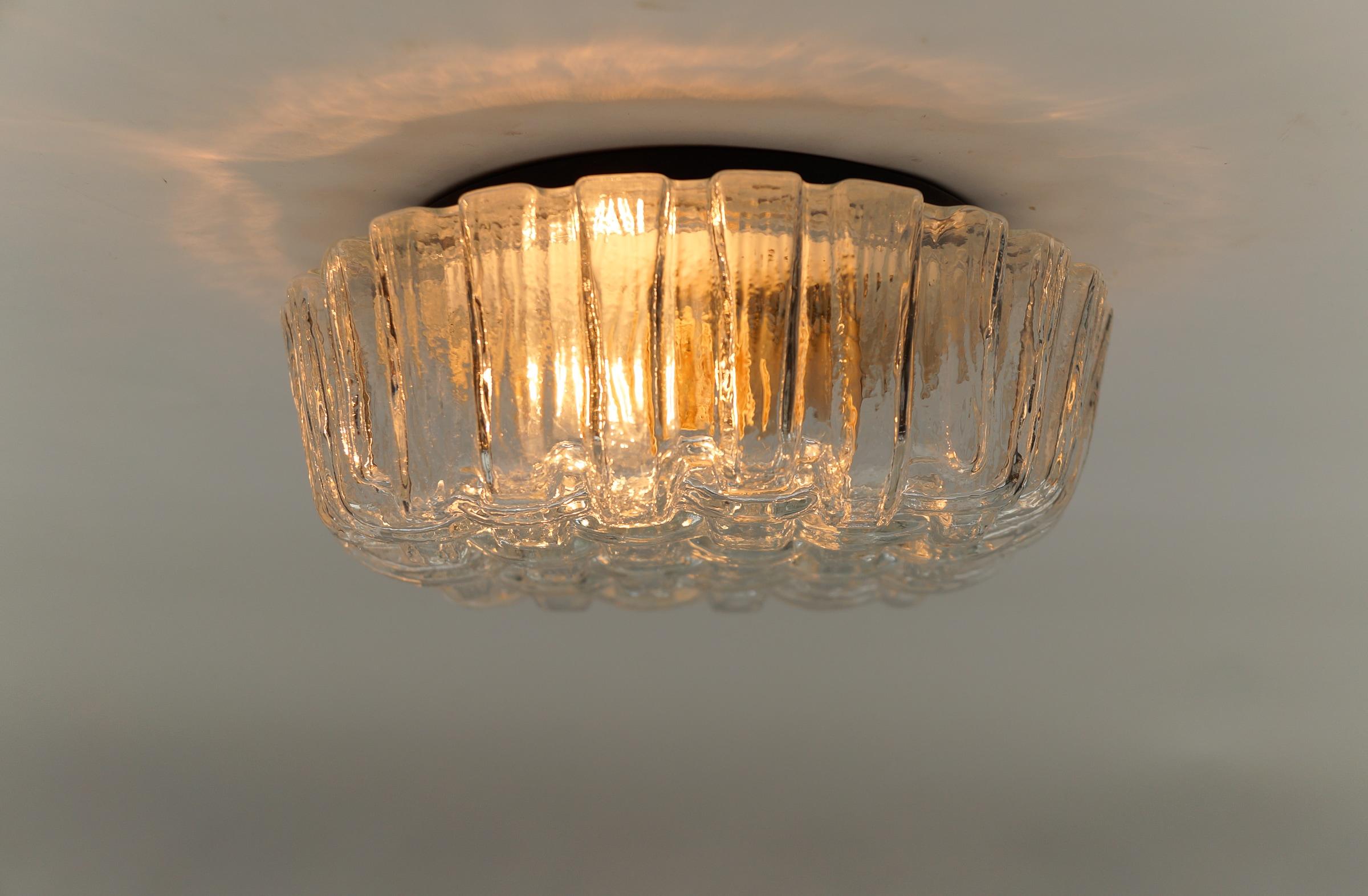 1. of 2 Round Woven Glass Flush Mount Light or Wall Lamp, Germany 1960s In Good Condition For Sale In Nürnberg, Bayern