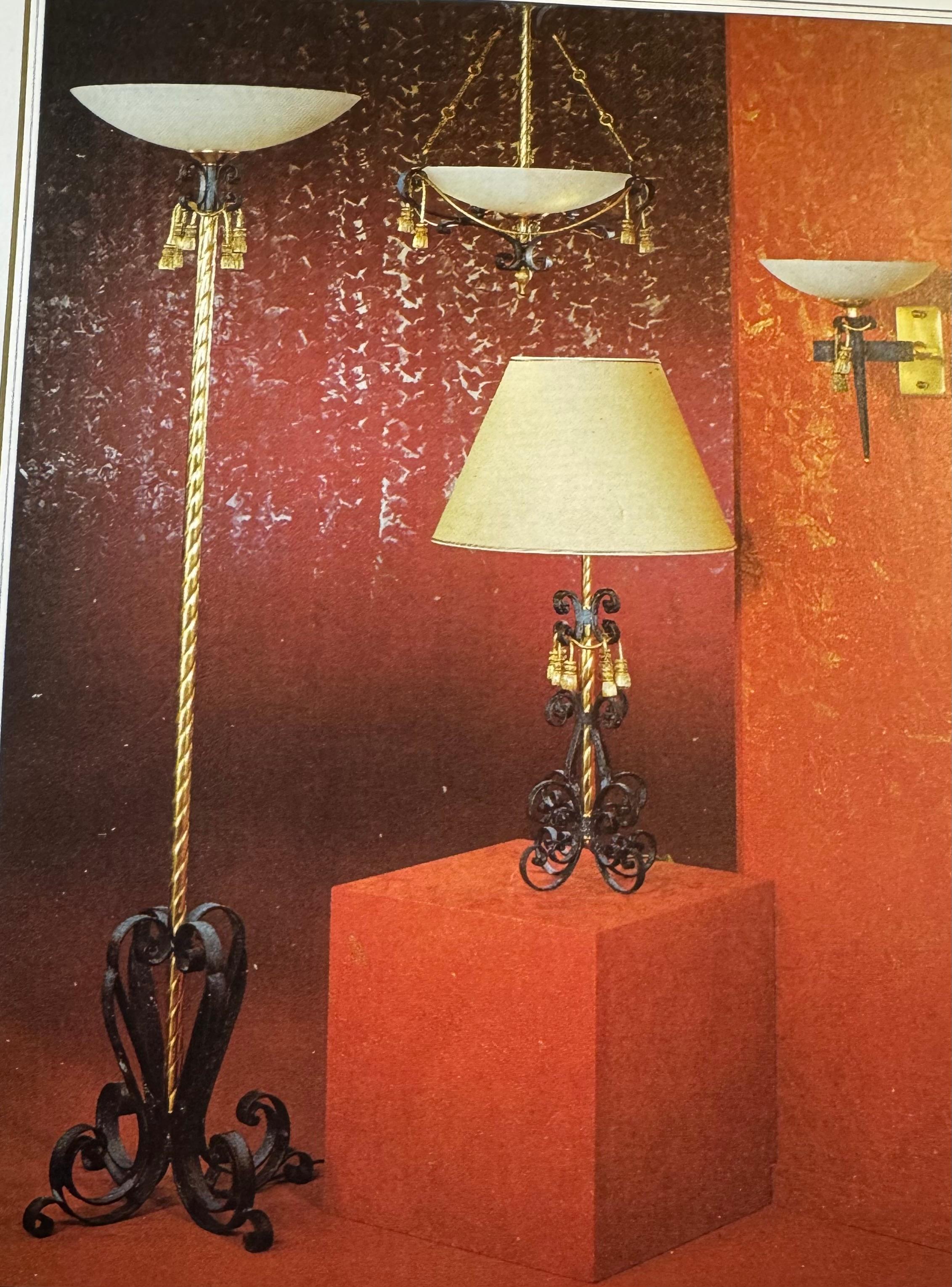 Coloniale spagnolo 1 of 2 Lampadario 