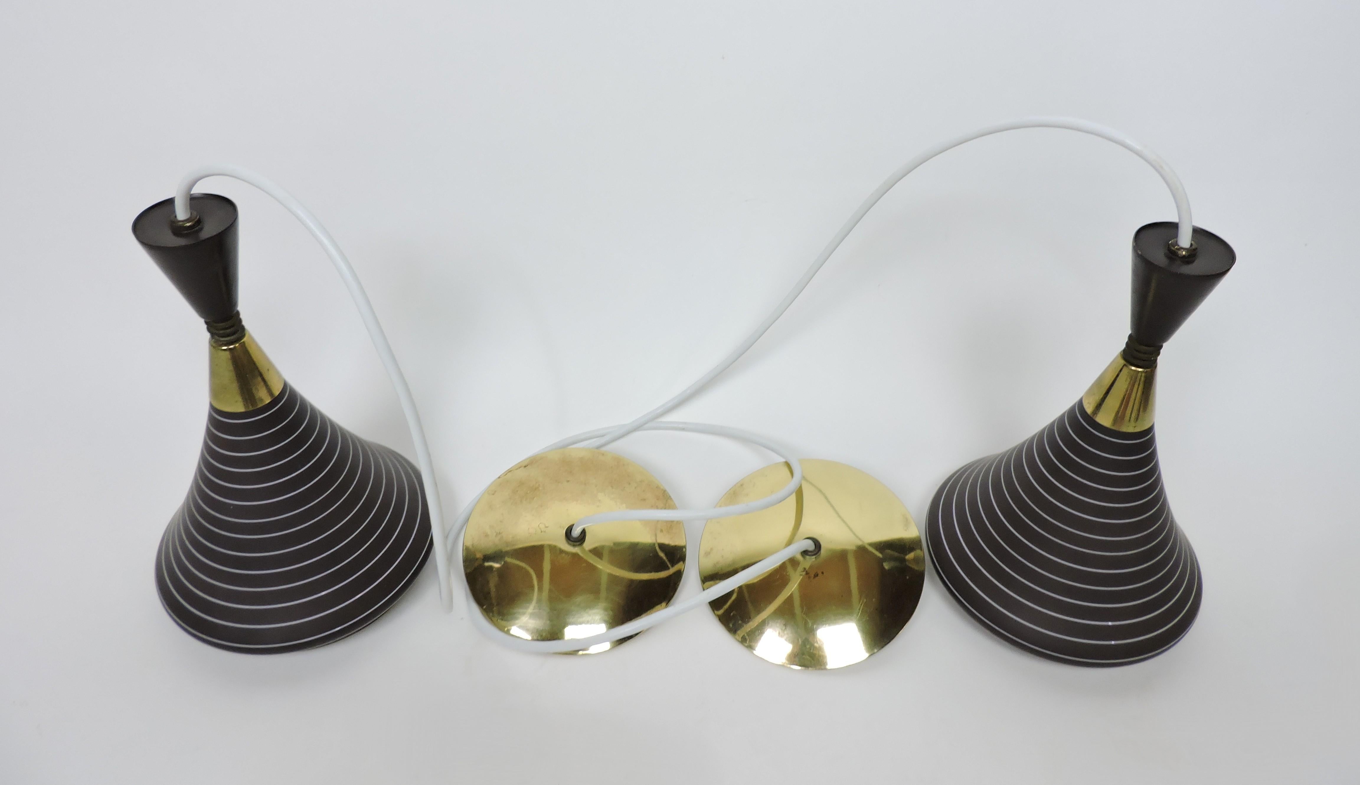 1 of 2 Stilnovo Style Mid Century Modern Glass and Brass Pendant Lights For Sale 5