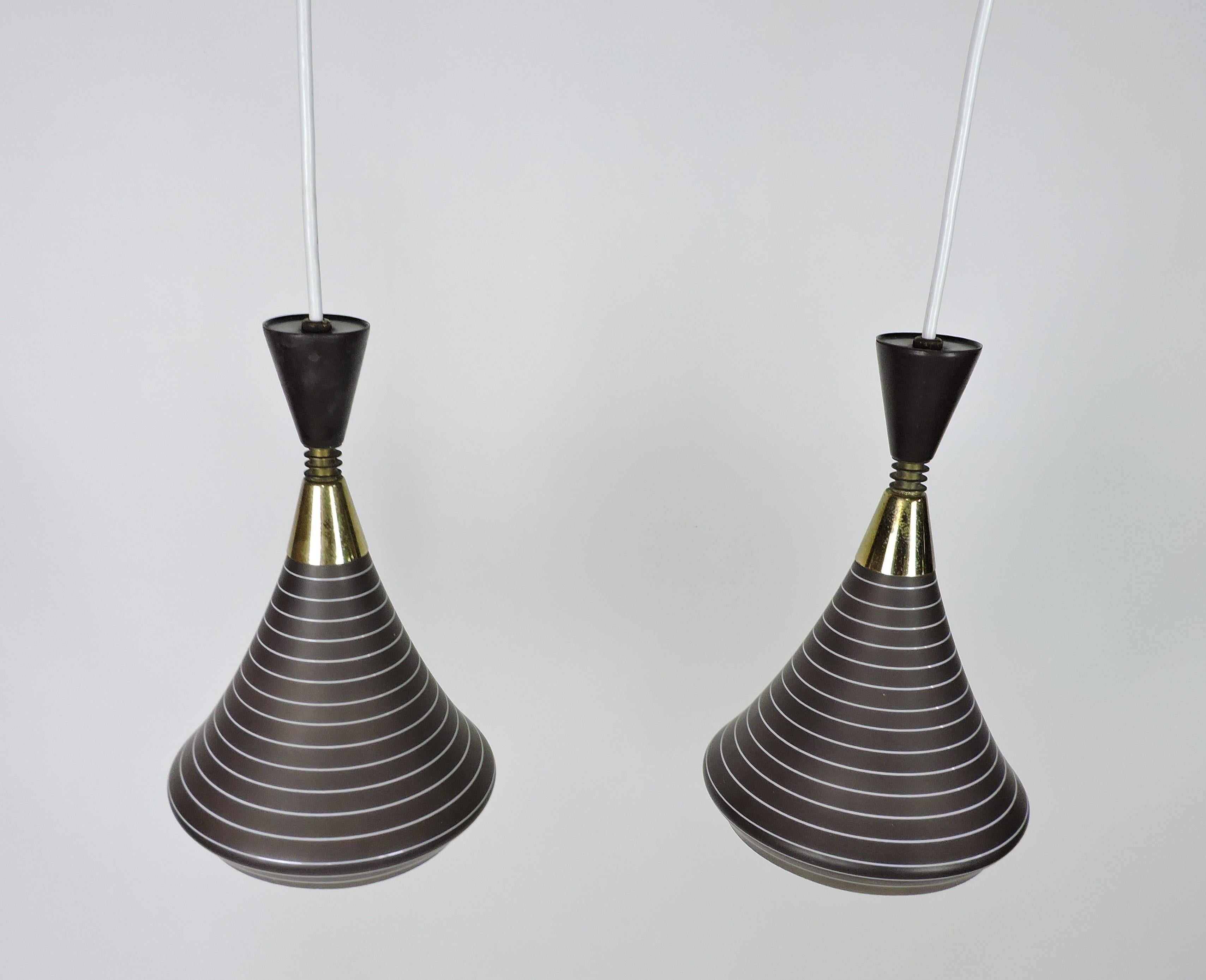 1 of 2 Stilnovo Style Mid Century Modern Glass and Brass Pendant Lights For Sale 7