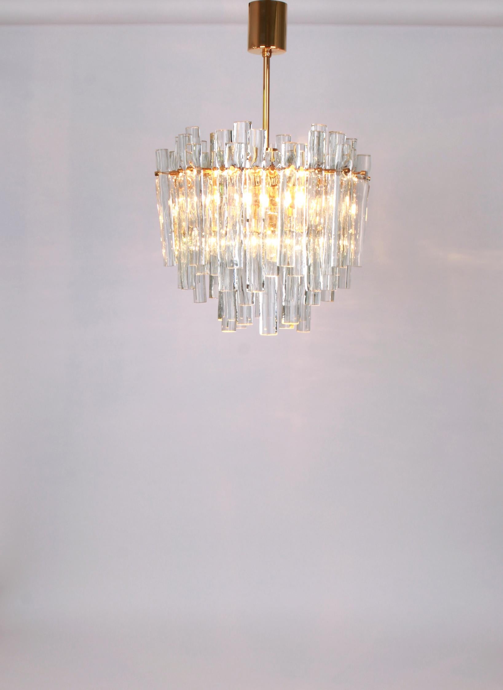 1 of 2 Stunning Chandelier, Brass and Crystal Glass by Kinkeldey, Germany, 1970s In Good Condition In Aachen, NRW