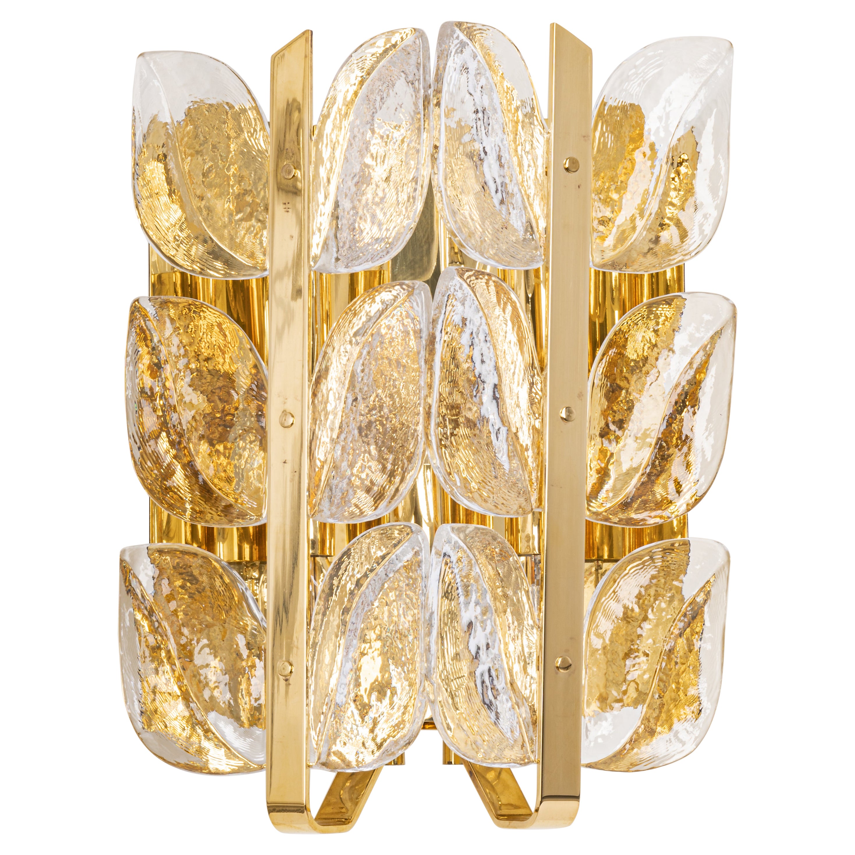 Merveilleuses appliques murales du milieu du siècle avec 12 pièces en verre de Murano sur un cadre en laiton, fabriquées par Kalmar, Autriche, vers 1960-1969.
L'applique peut accueillir 5 petites ampoules E14.
Les ampoules ne sont pas incluses. Il
