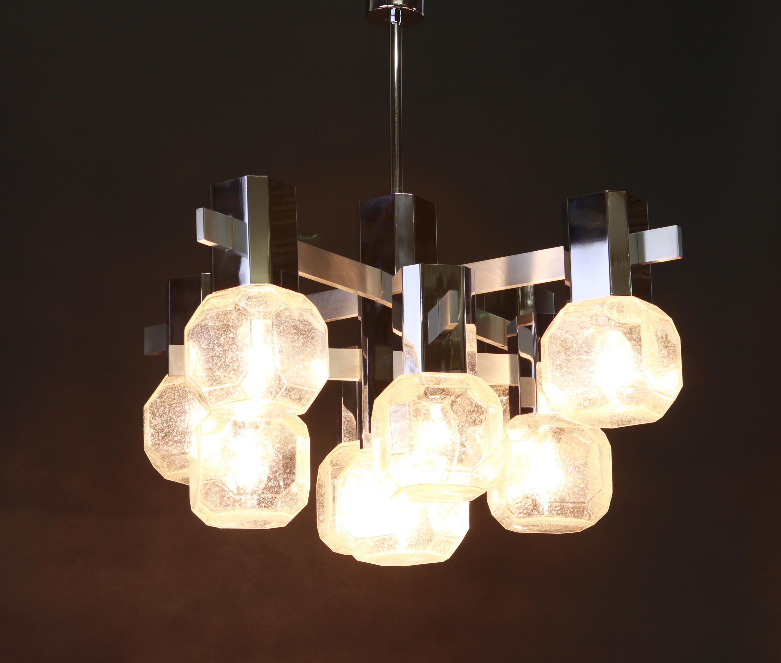 1 of 2 Stunning Large Sciolari Chrome Chandelier, Italy, 1960s In Good Condition For Sale In Aachen, NRW