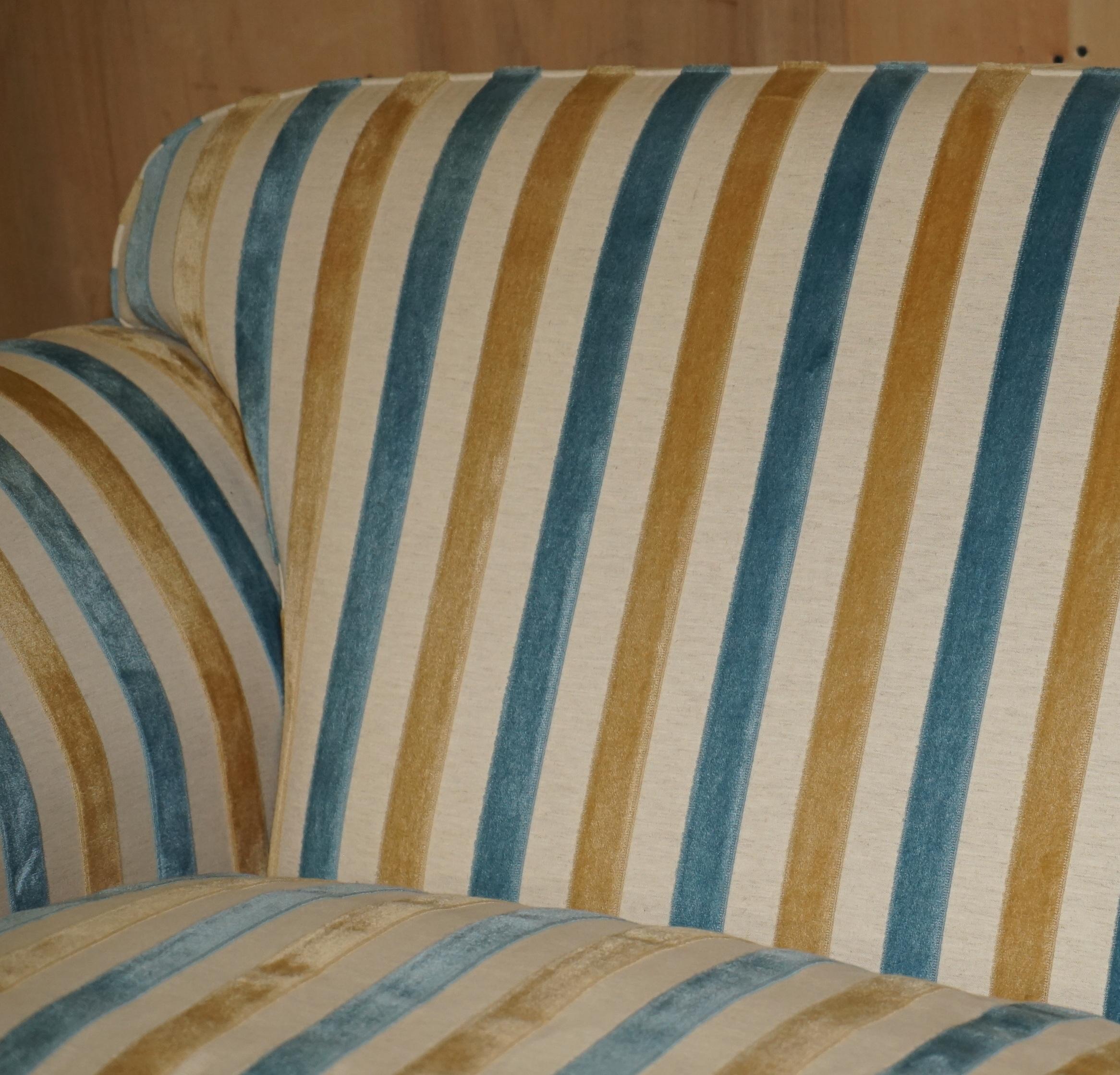 1 OF 2 STUNNING MULBERRY HOME DESIGNER CONTEMPORARY STRIPED THREE SEATER SOFAs For Sale 1